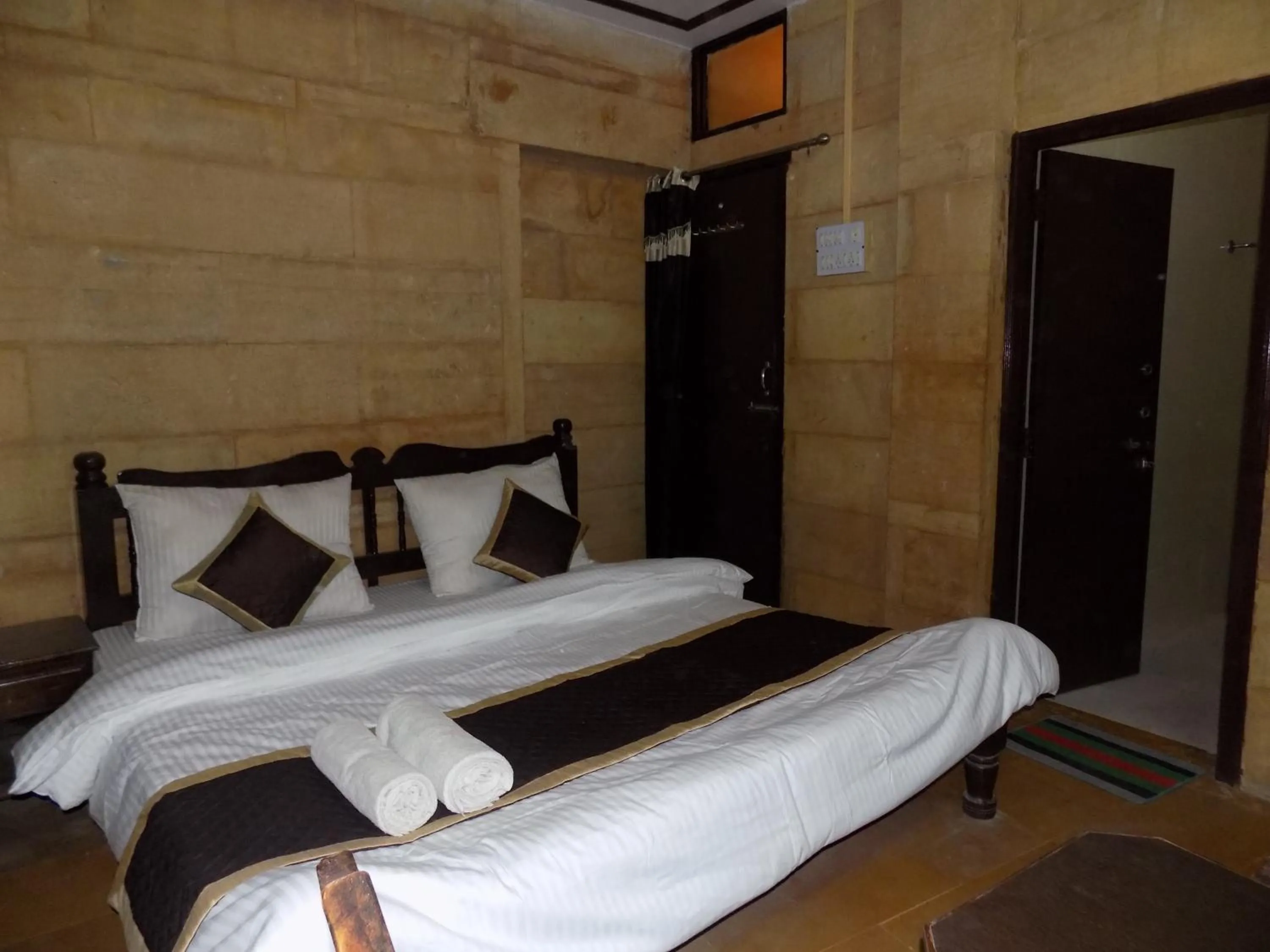 Bed in Hotel Fotiya jaisalmer