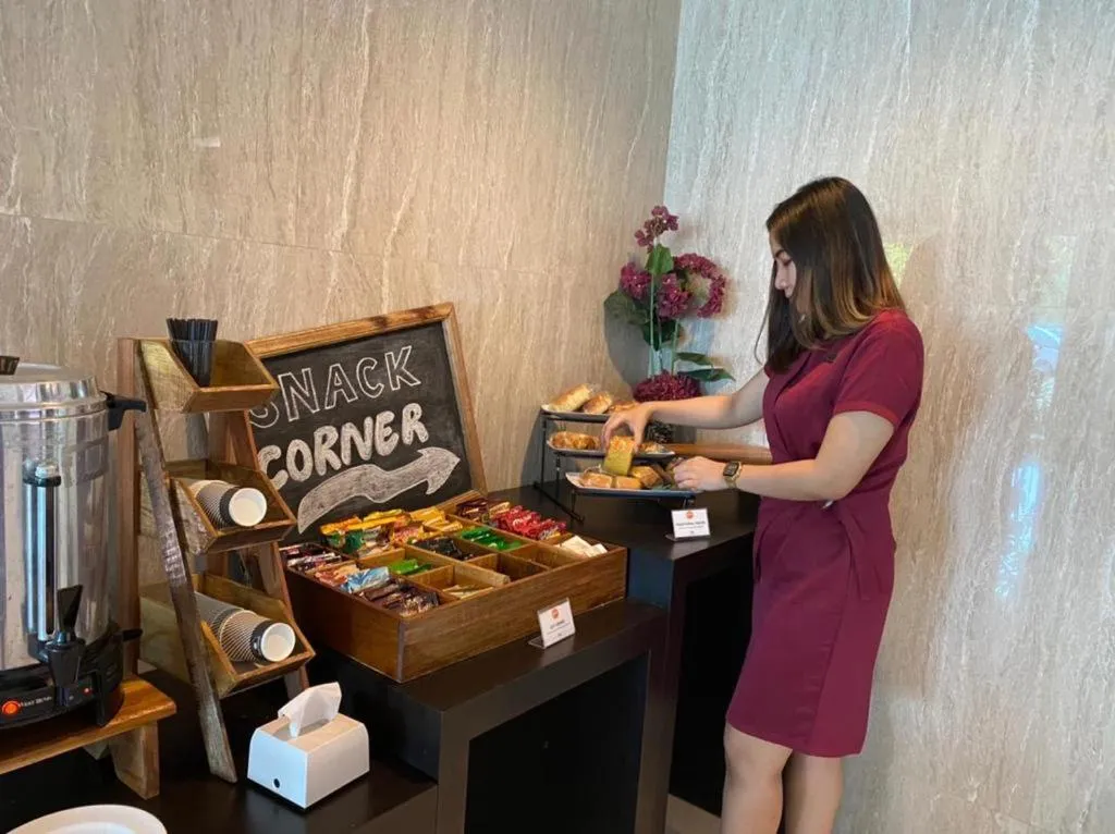 Restaurant/places to eat in News Hotel by Graha Pena Jawa Pos