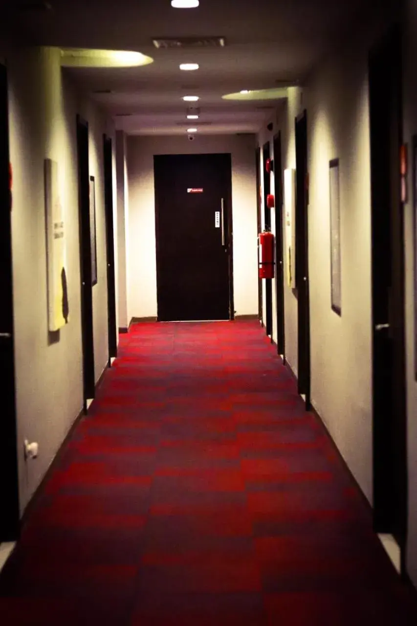 Facade/entrance in News Hotel Waru Sidoarjo Facade/entrance in News Hotel Waru Sidoarjo