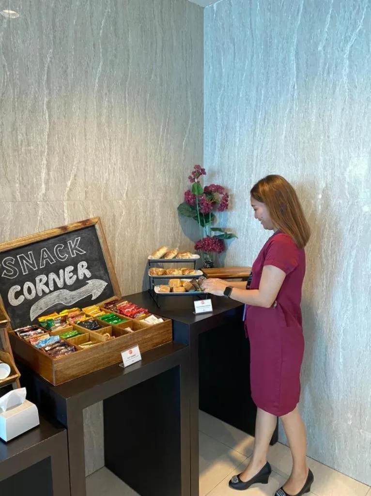 Restaurant/places to eat in News Hotel by Graha Pena Jawa Pos