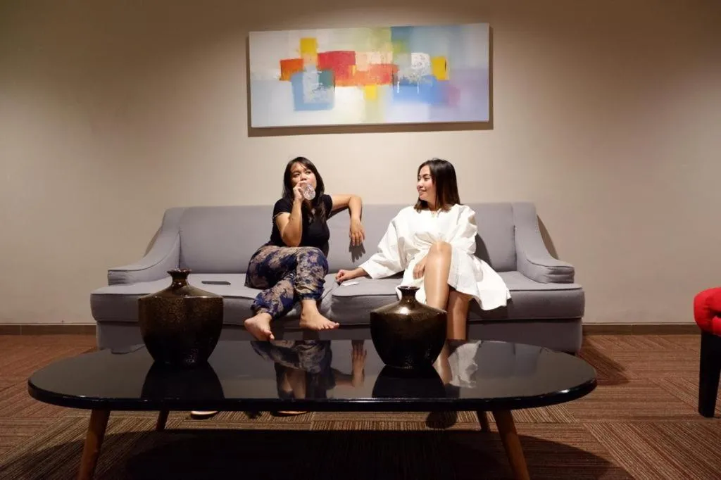 People in News Hotel by Graha Pena Jawa Pos