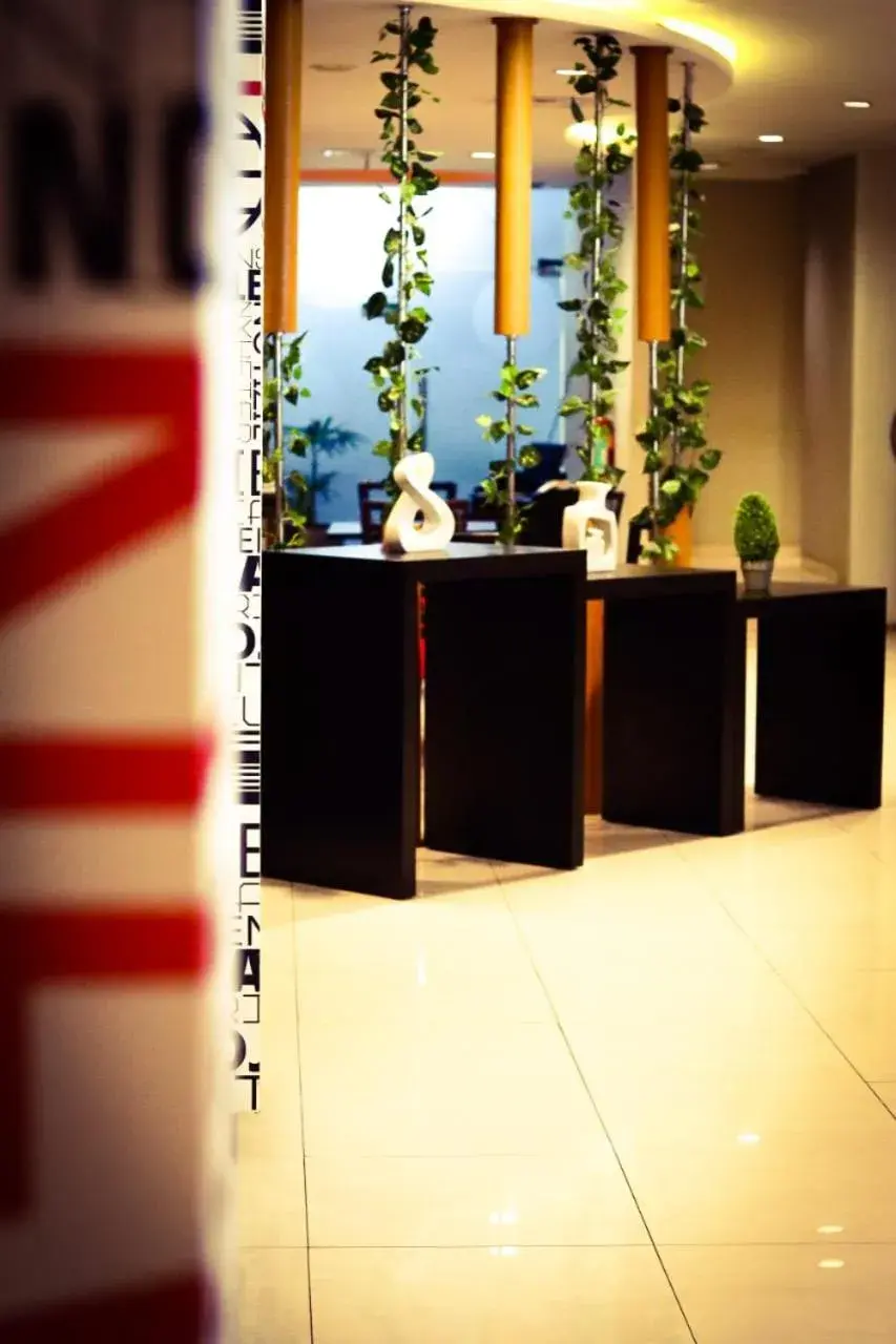 Lobby or reception in News Hotel Waru Sidoarjo Lobby or reception in News Hotel Waru Sidoarjo