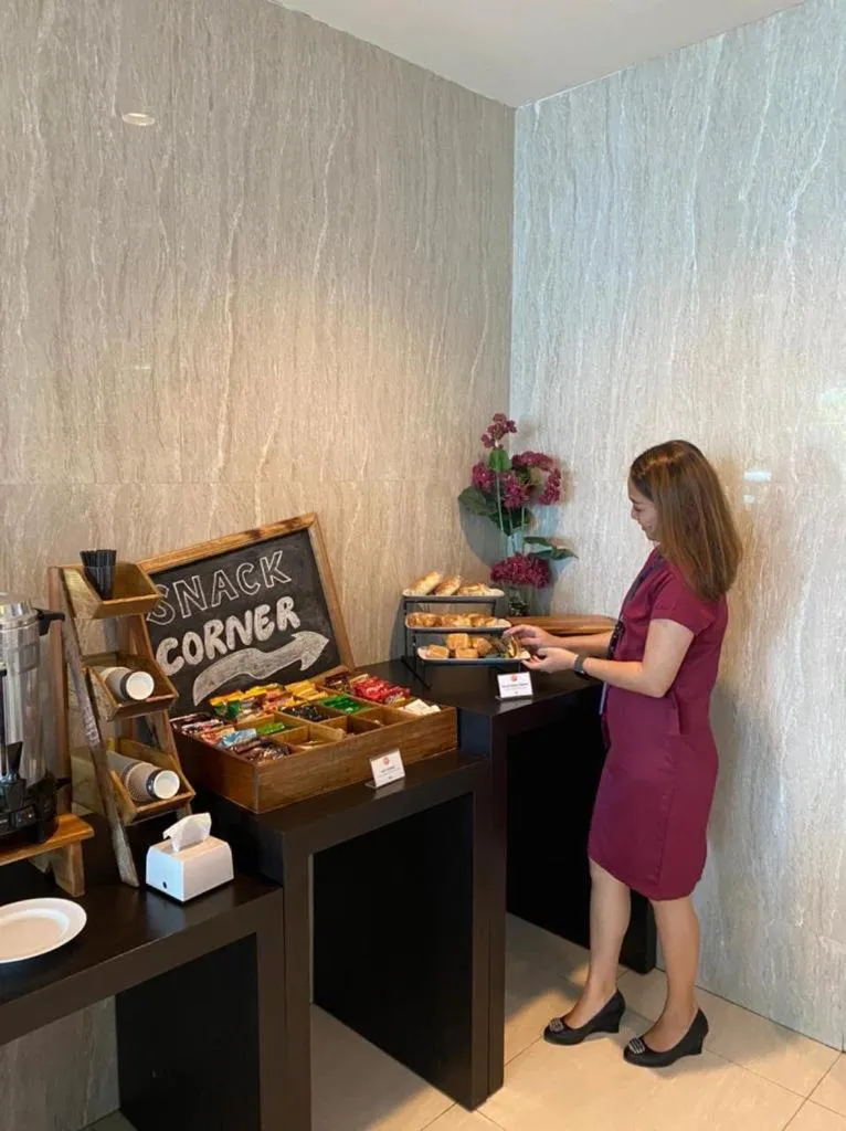 Restaurant/places to eat in News Hotel by Graha Pena Jawa Pos