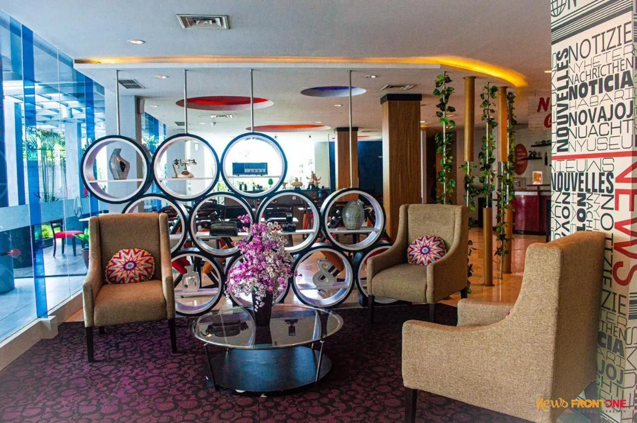 Lobby or reception in News Hotel by Graha Pena Jawa Pos