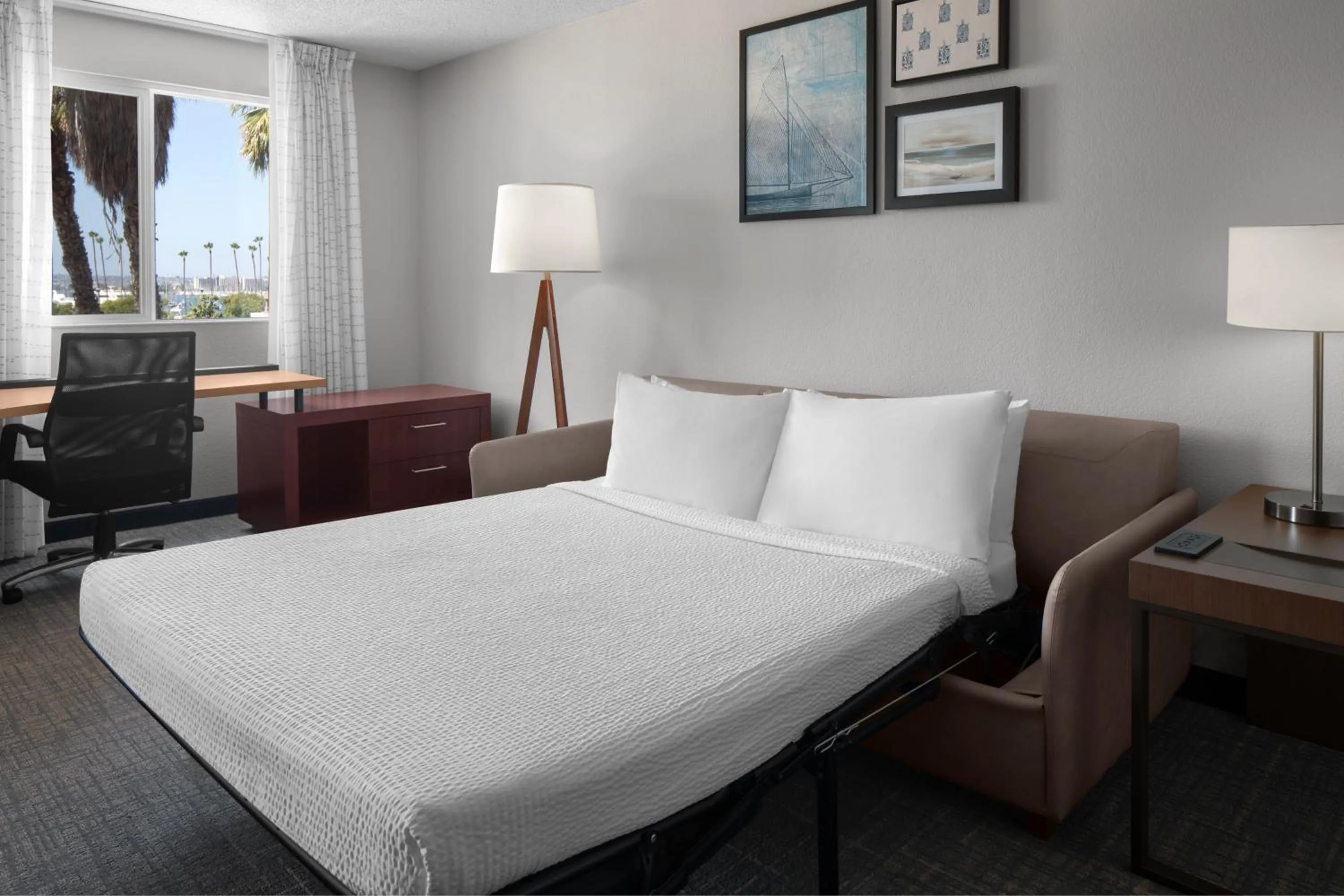 Photo of the whole room, Bed in Residence Inn by Marriott San Diego Downtown