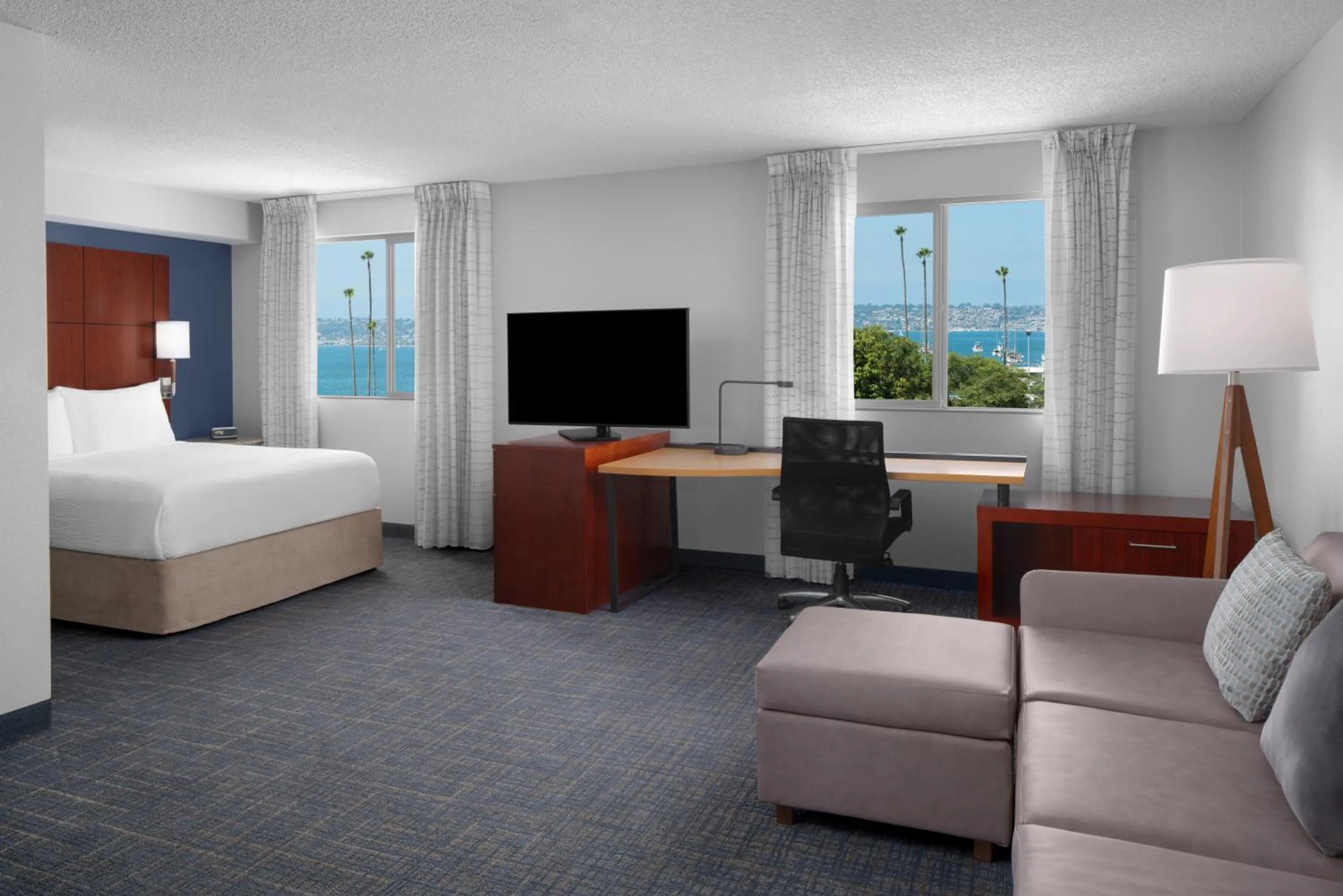 Living room, Bed in Residence Inn by Marriott San Diego Downtown