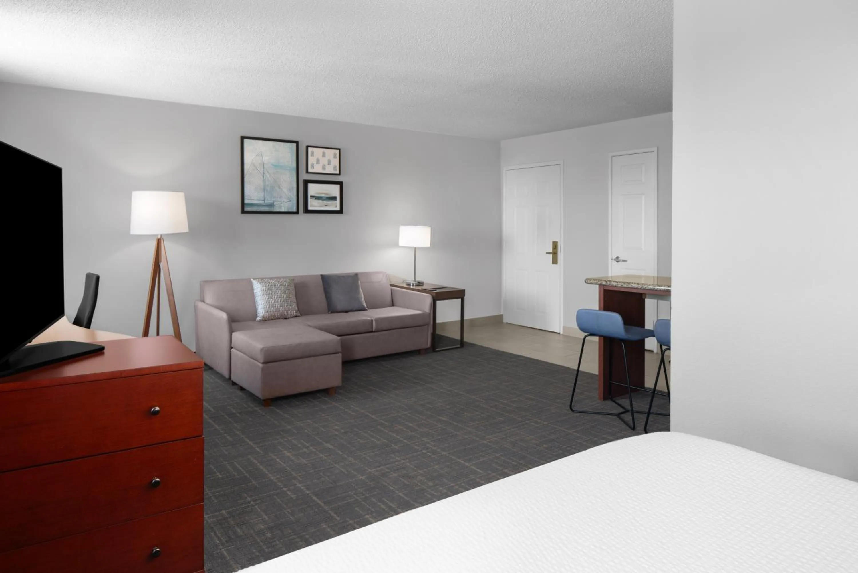 Living room, Bed in Residence Inn by Marriott San Diego Downtown