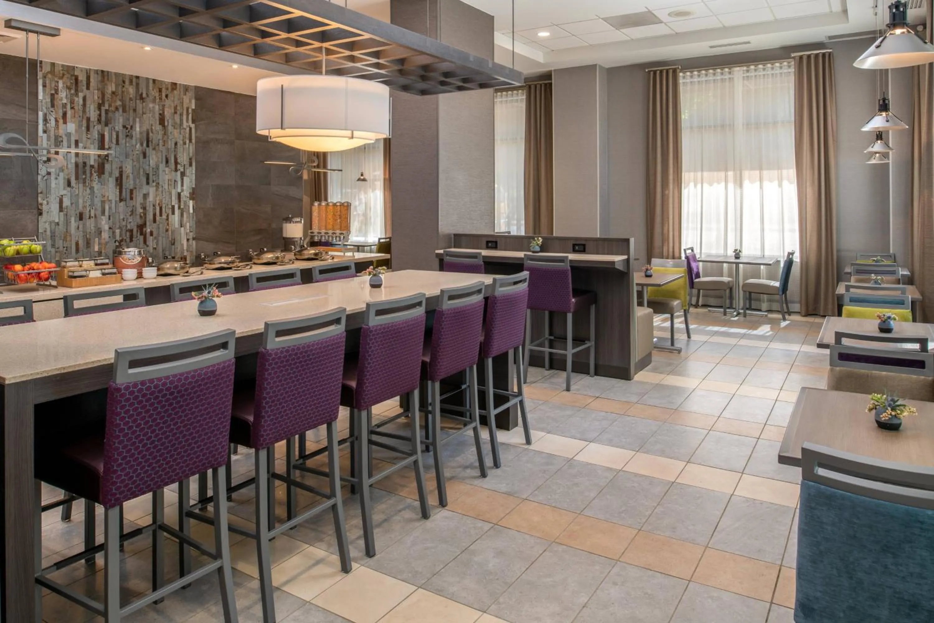 Breakfast in SpringHill Suites Seattle Downtown, South Lake Union