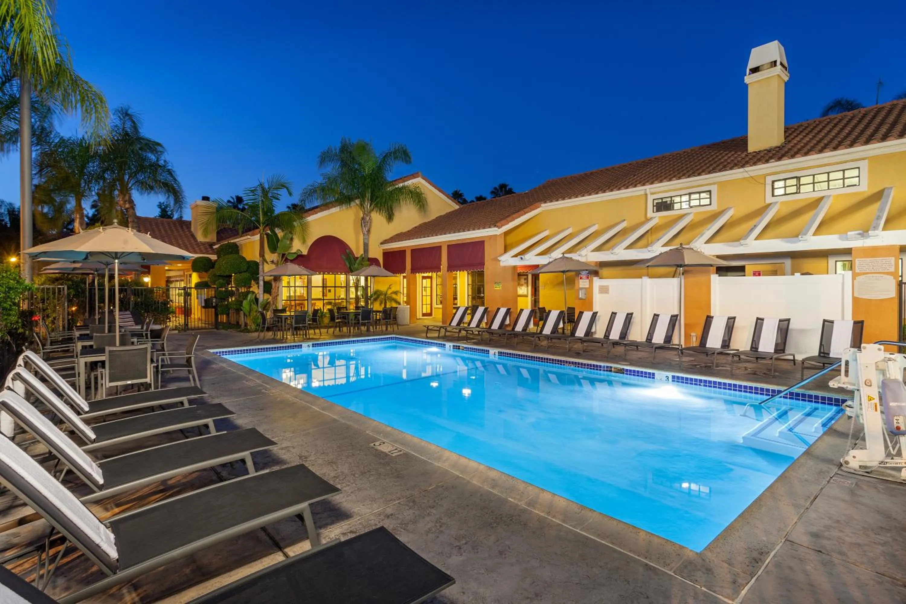 Area and facilities in Clementine Hotel & Suites Anaheim