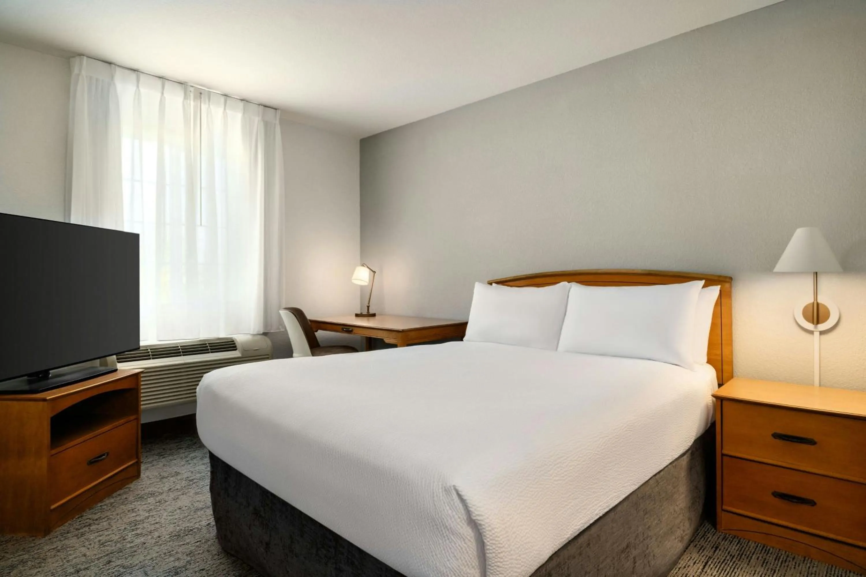 Photo of the whole room, Bed in TownePlace Suites by Marriott Anaheim Maingate Near Angel Stadium