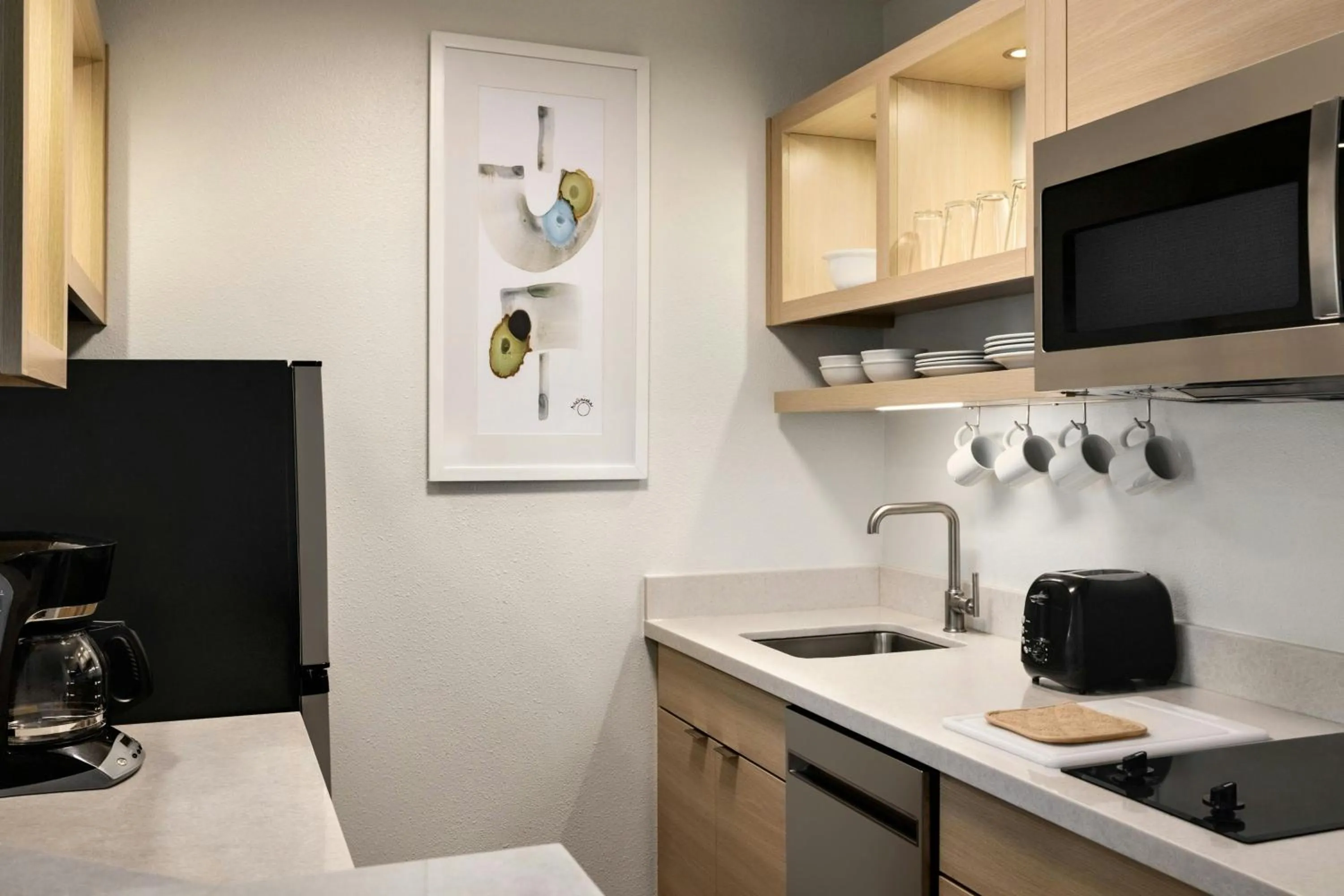 Kitchen or kitchenette in TownePlace Suites by Marriott Anaheim Maingate Near Angel Stadium