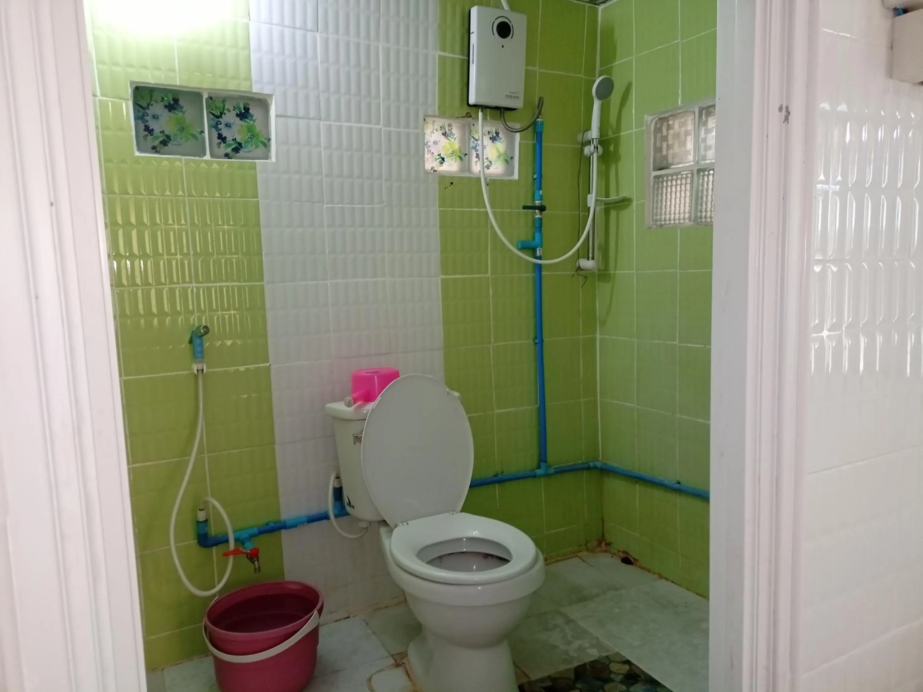 Shower in Kanjana Resort