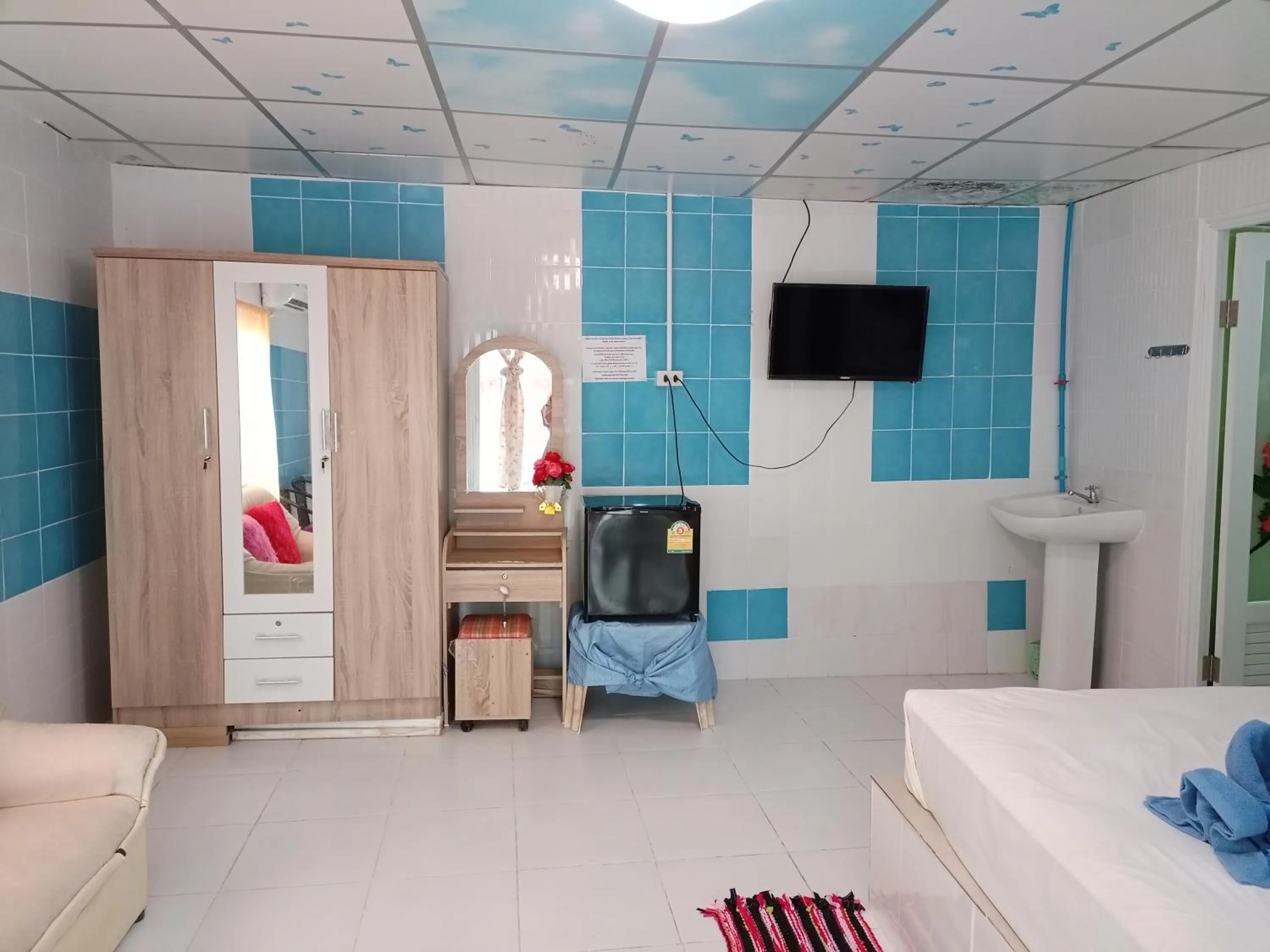 Bed in Kanjana Resort