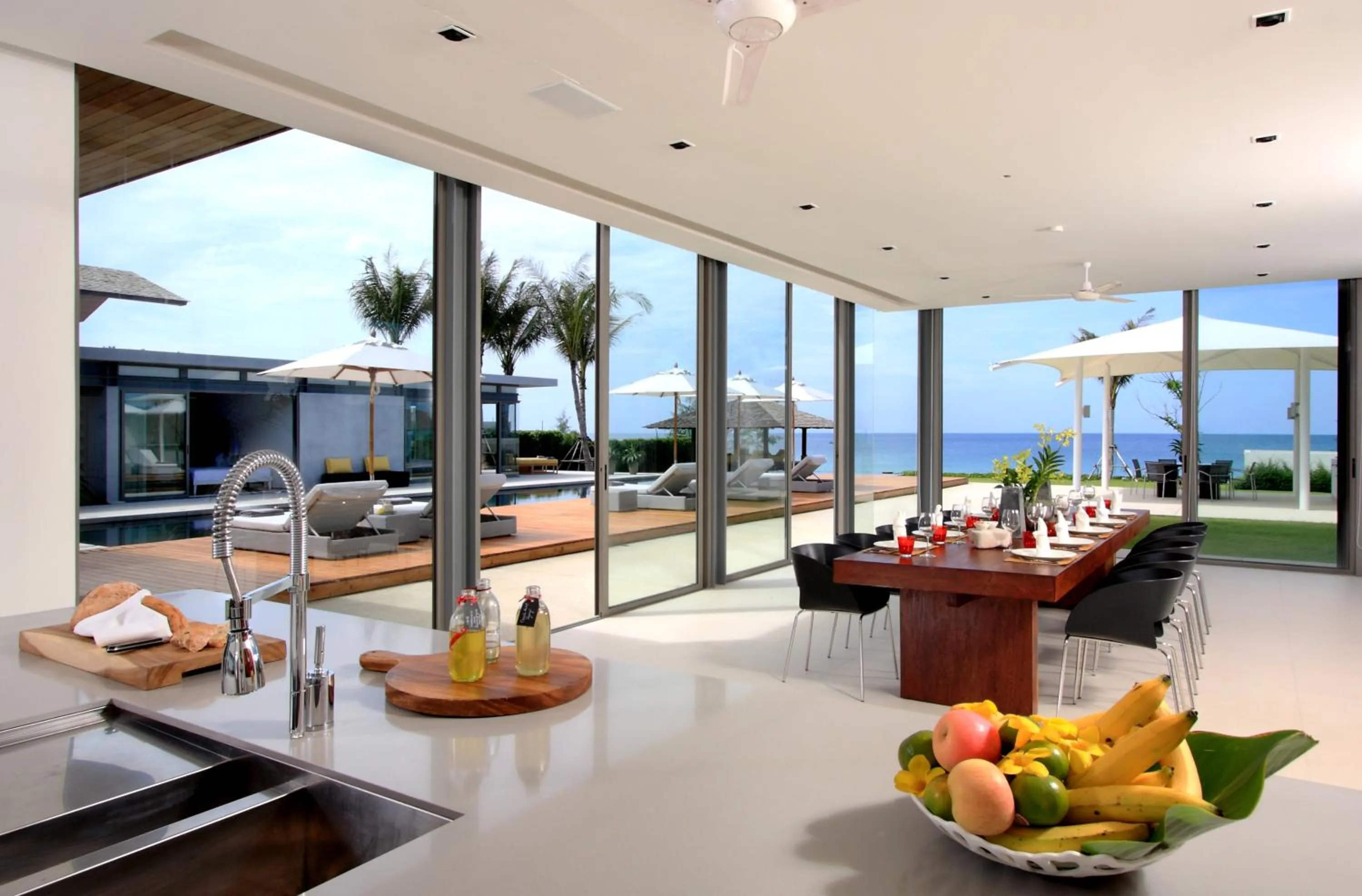 Food and drinks in Sava Beach Villas