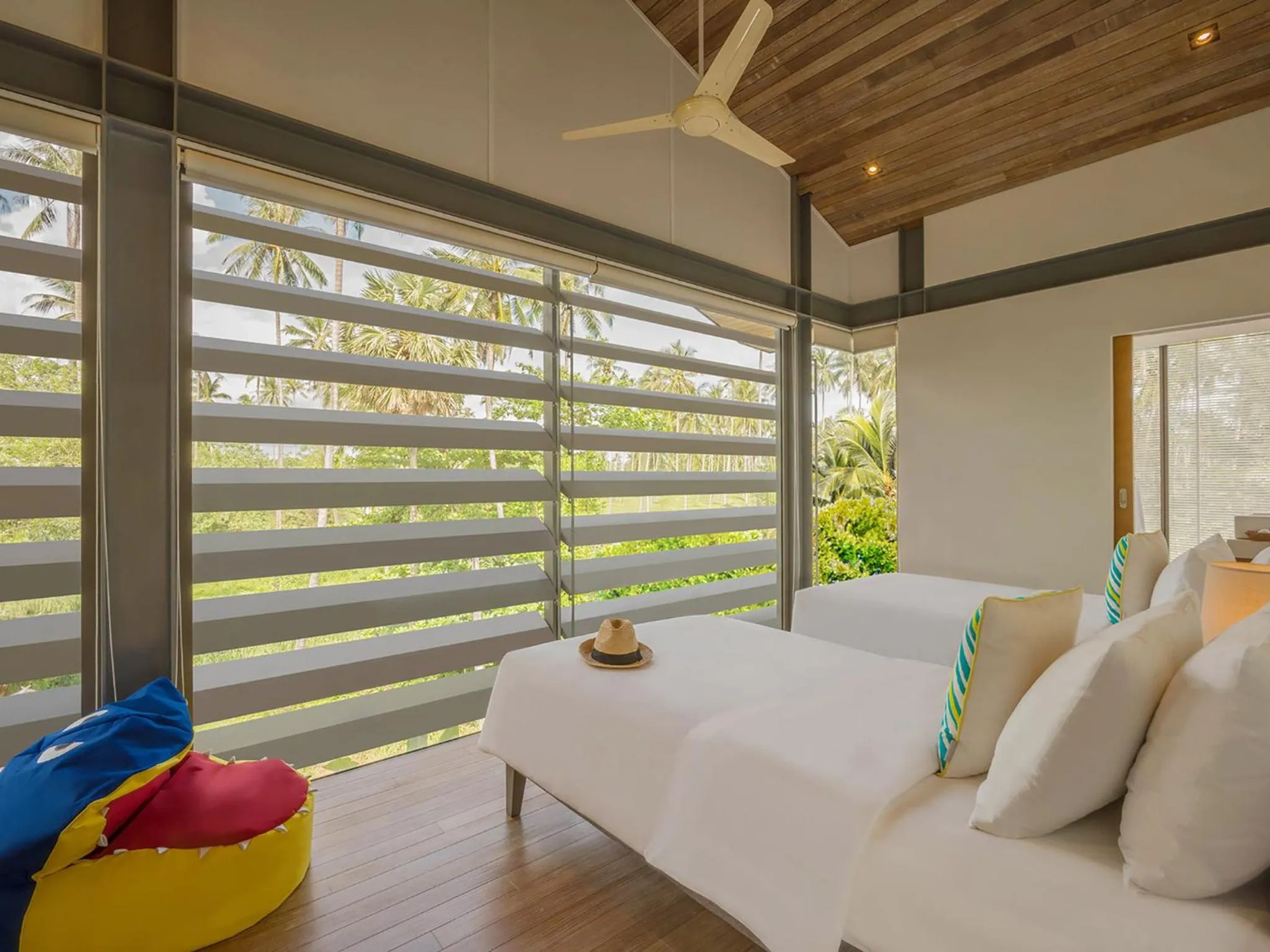 Bed in Sava Beach Villas