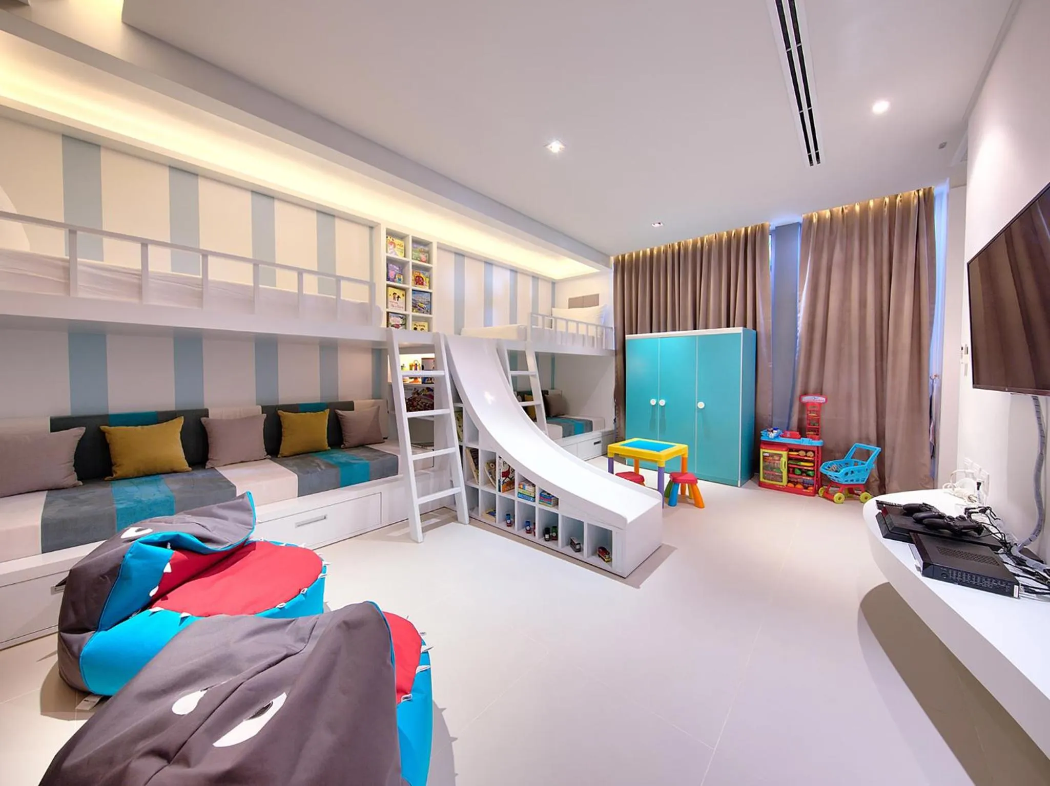 Bed in Sava Beach Villas