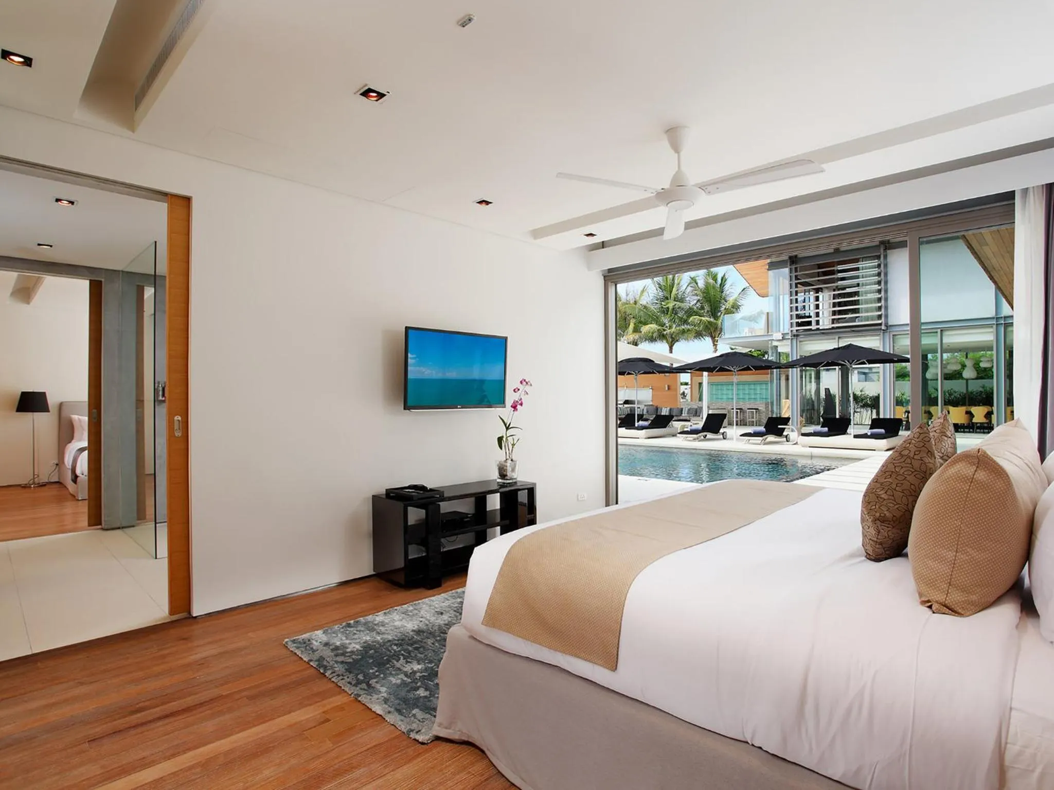 Bed in Sava Beach Villas