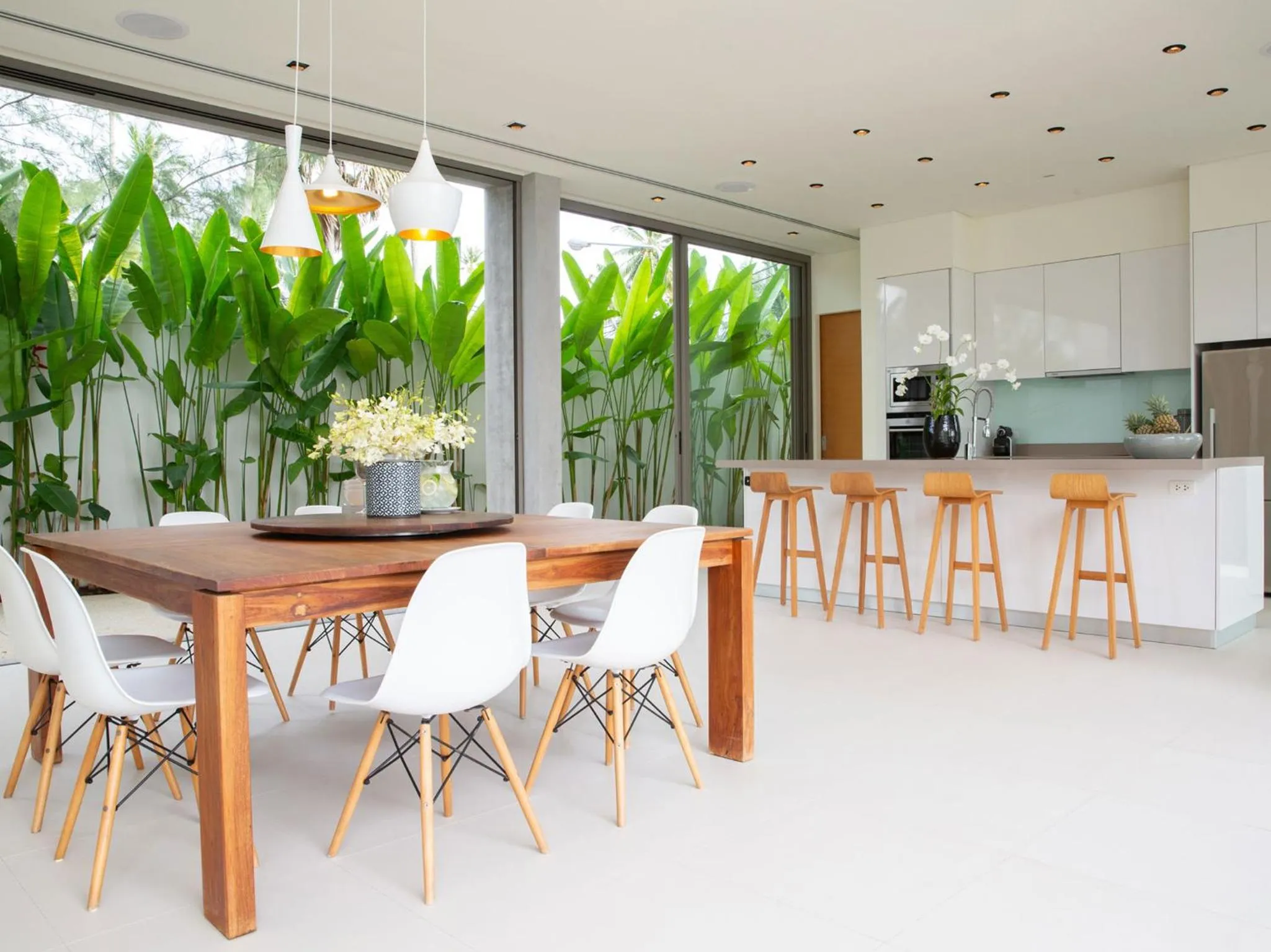 Dining area in Sava Beach Villas