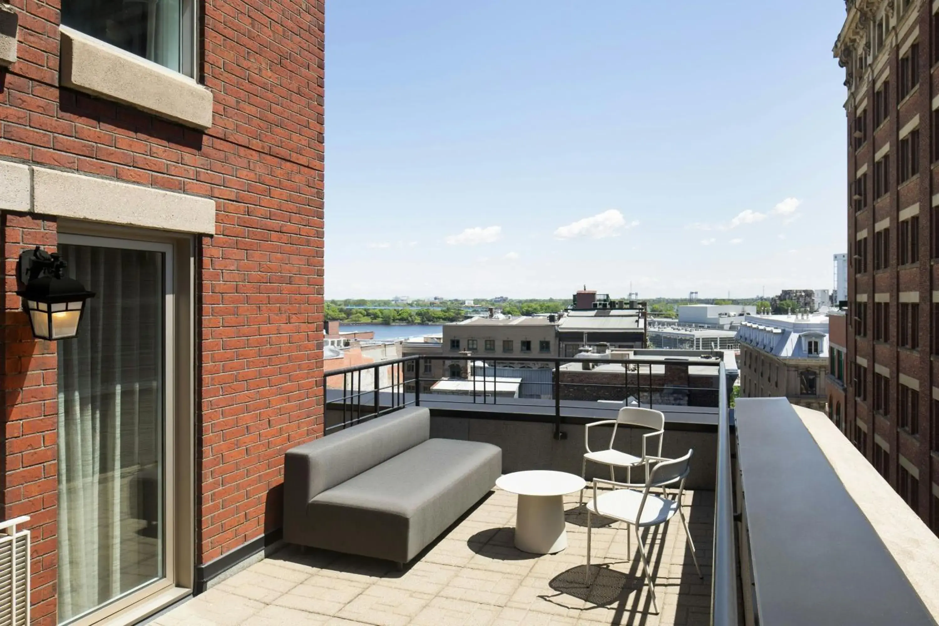 Photo of the whole room in SpringHill Suites by Marriott Old Montreal Photo of the whole room in SpringHill Suites by Marriott Old Montreal