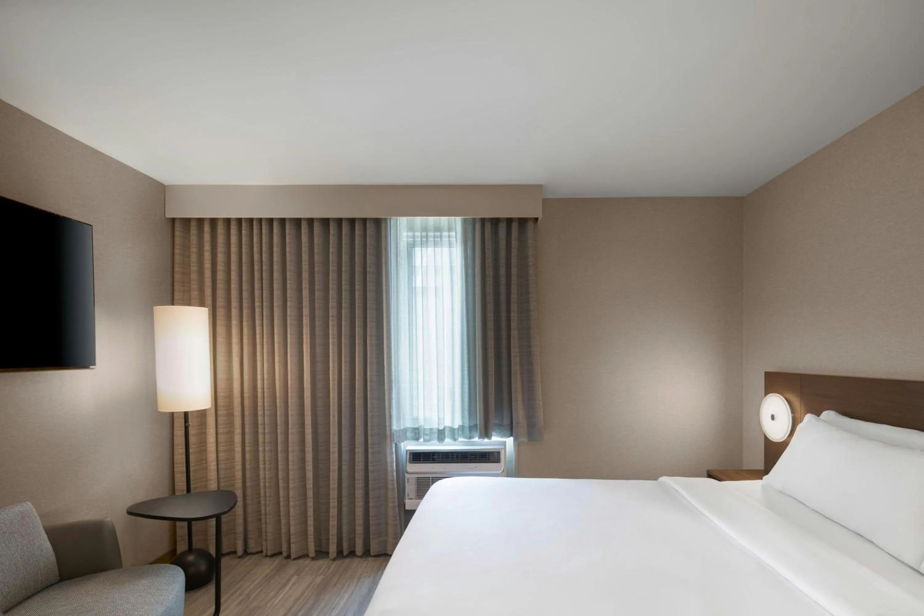 Bedroom, Bed in AC Hotel by Marriott Old Montreal