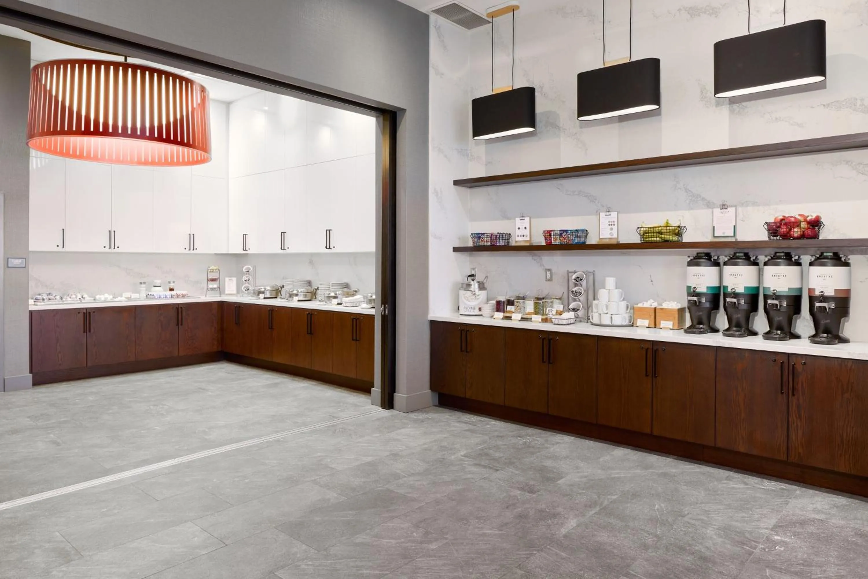 Breakfast in Residence Inn by Marriott Montreal Airport