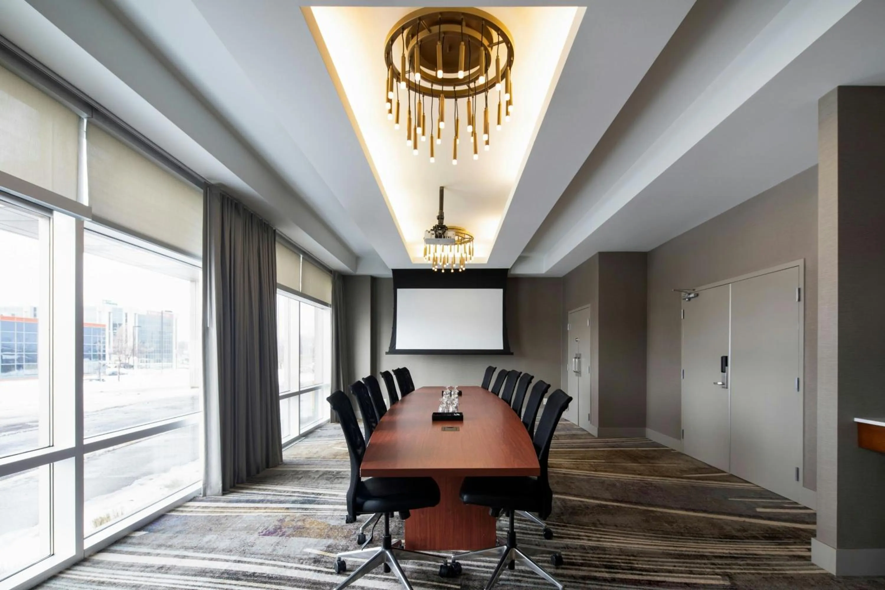 Meeting/conference room in Courtyard by Marriott Montreal Airport