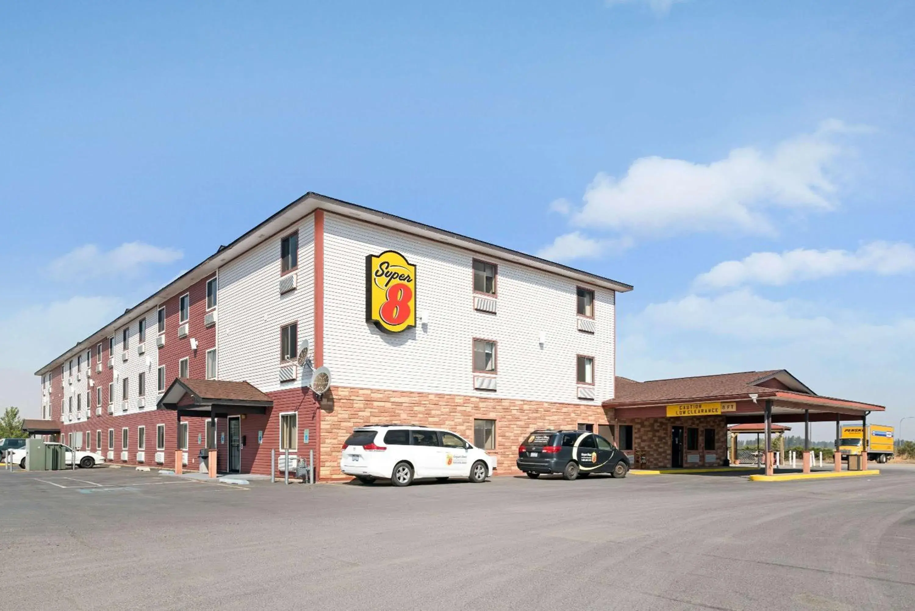 Property building in Super 8 by Wyndham Spokane/West Property building in Super 8 by Wyndham Spokane/West