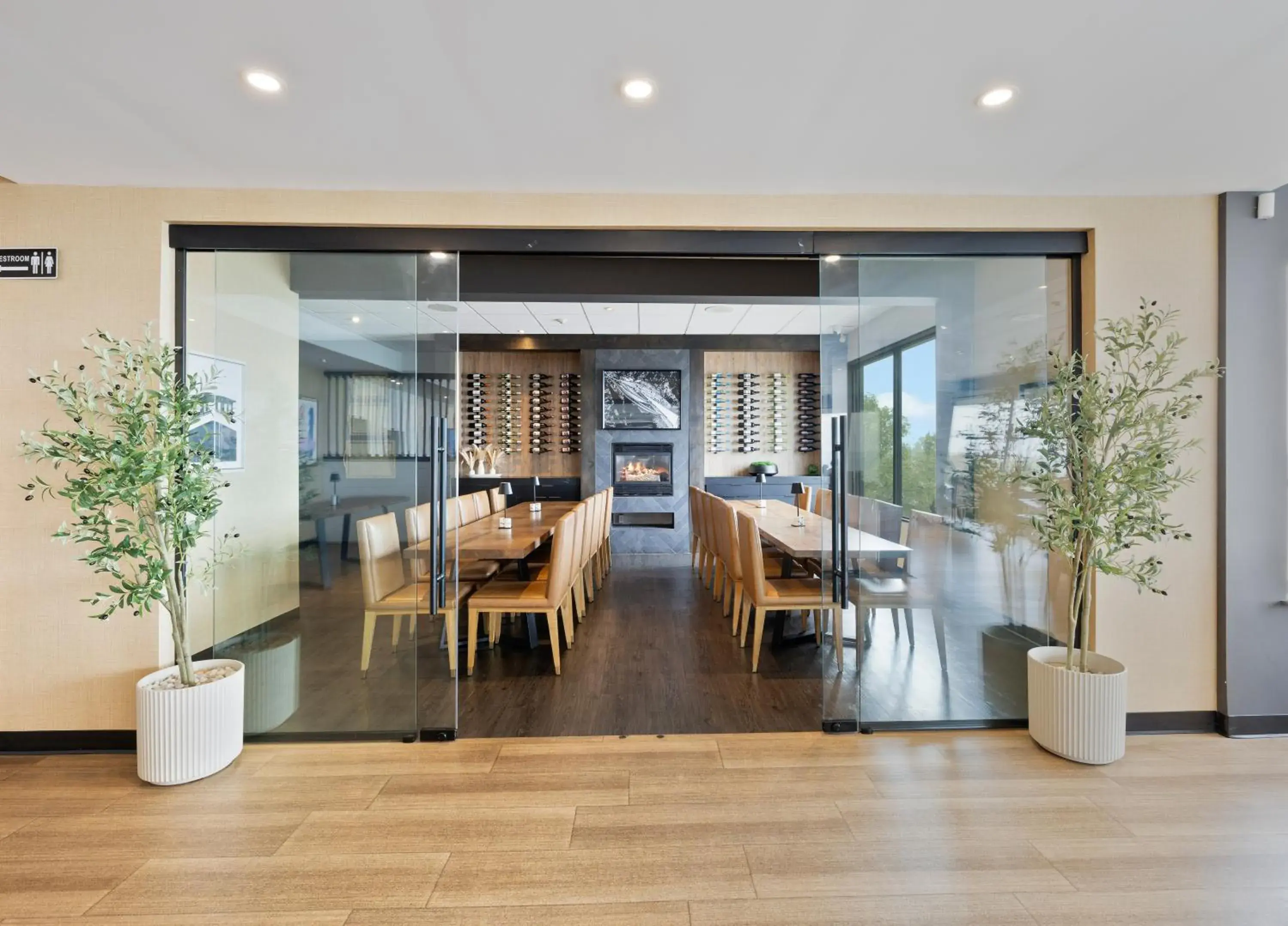 Restaurant/places to eat in The Jordan Hotel Ramada by Wyndham Restaurant/places to eat in The Jordan Hotel Ramada by Wyndham