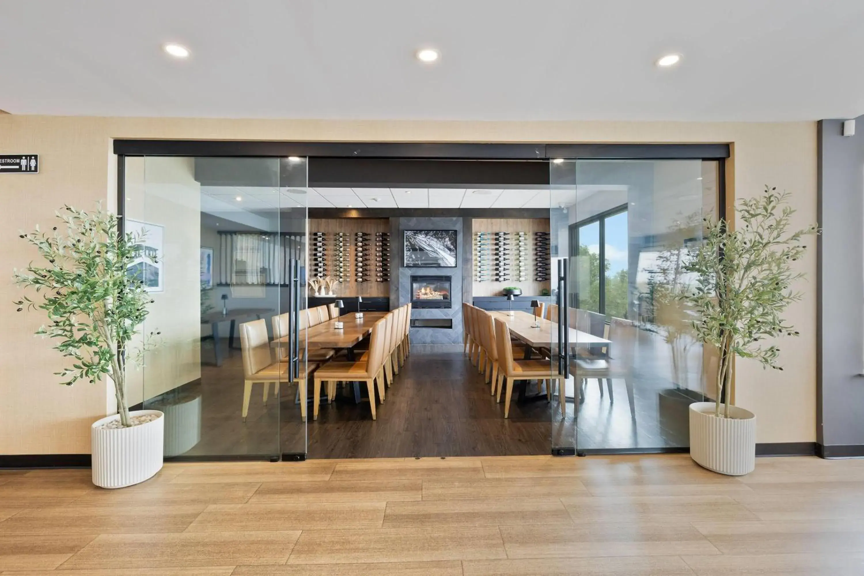 Restaurant/places to eat in The Jordan Hotel Ramada by Wyndham Restaurant/places to eat in The Jordan Hotel Ramada by Wyndham