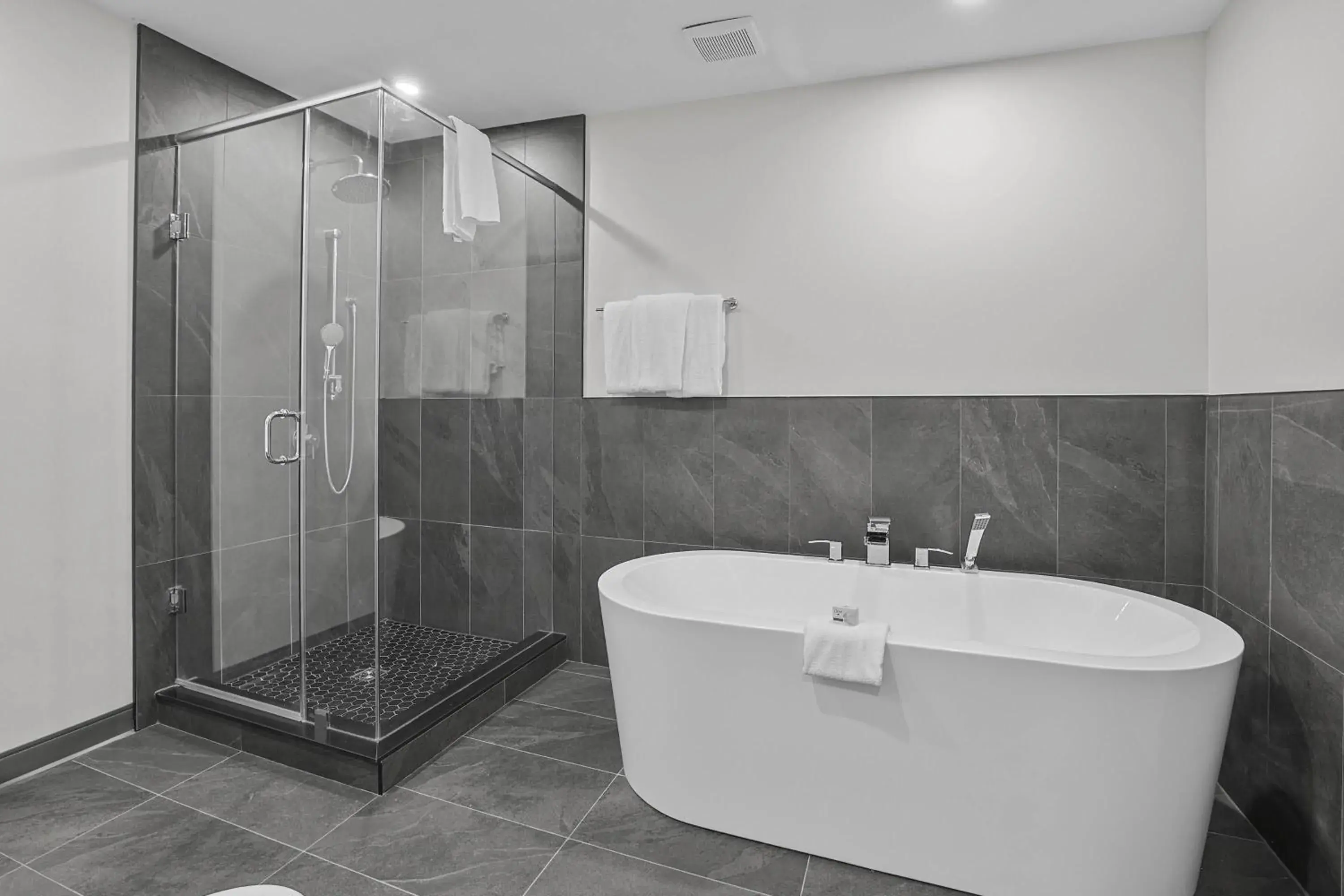 Photo of the whole room in The Jordan Hotel Ramada by Wyndham Photo of the whole room in The Jordan Hotel Ramada by Wyndham