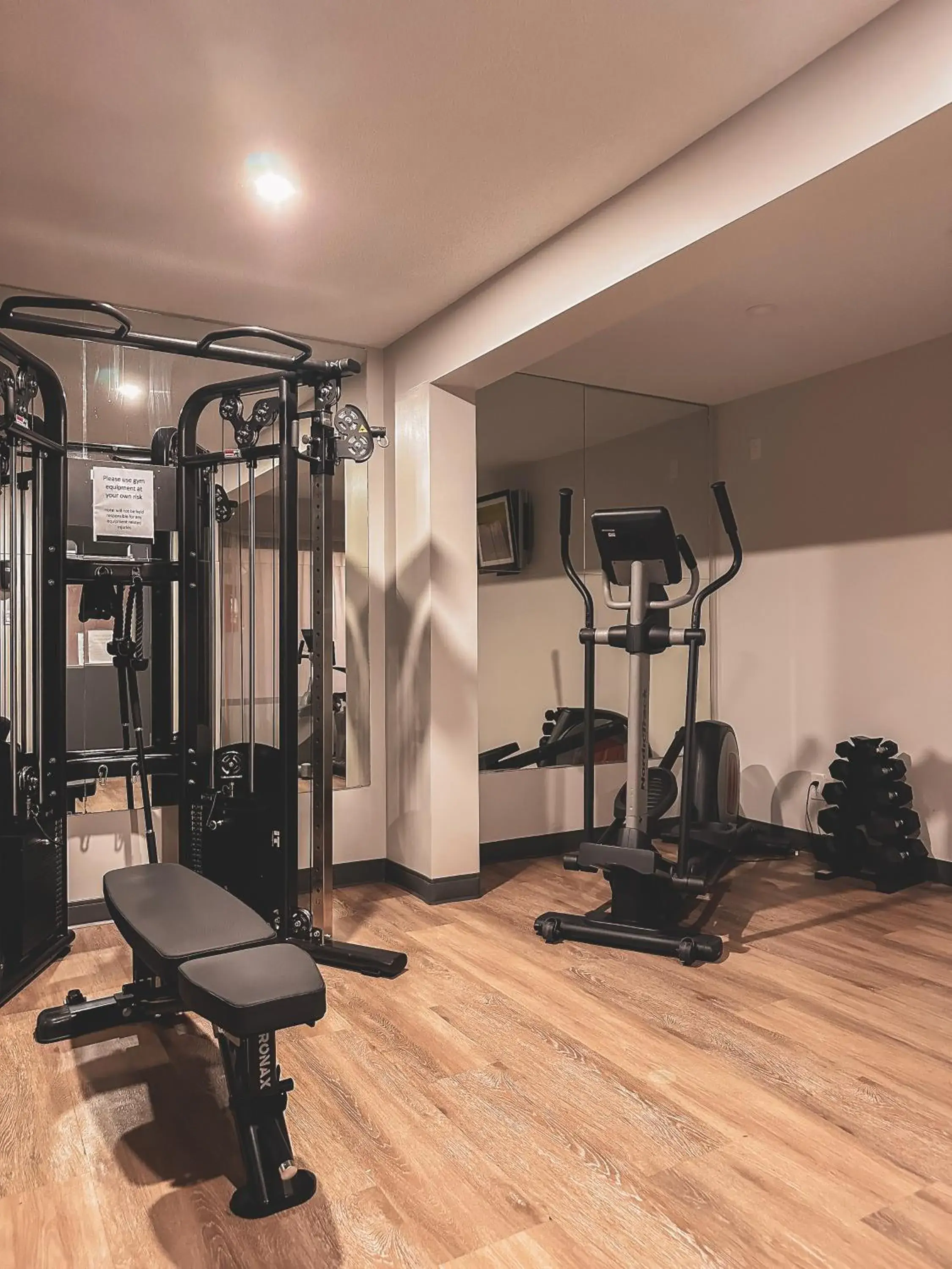 Fitness centre/facilities in The Jordan Hotel Ramada by Wyndham Fitness centre/facilities in The Jordan Hotel Ramada by Wyndham