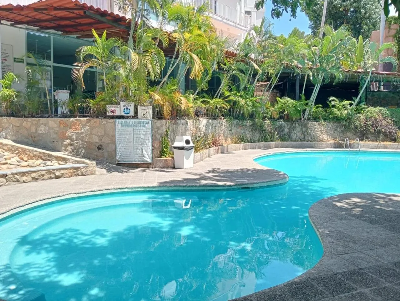 Swimming pool in Alba Suites Acapulco