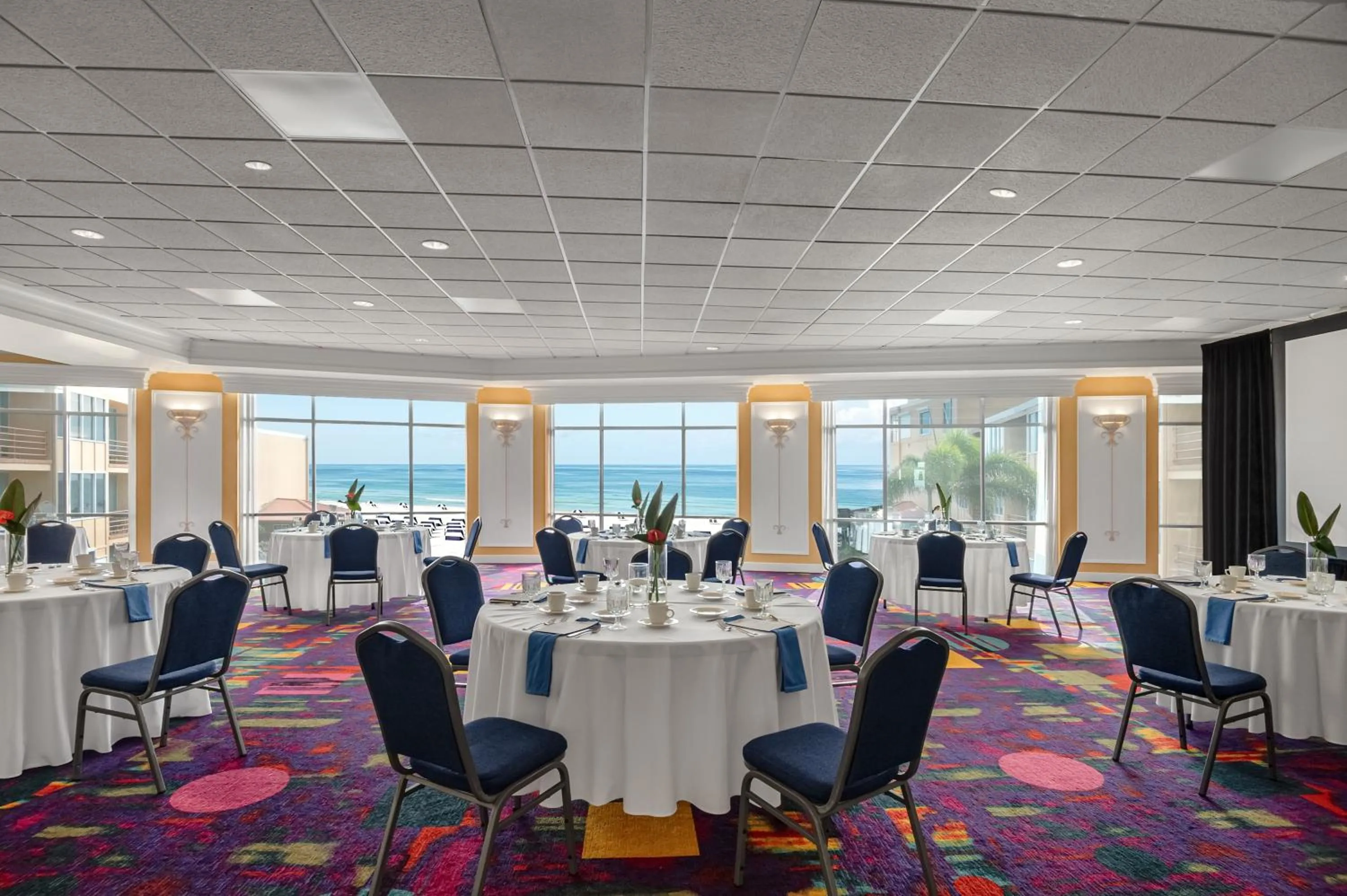 Business facilities in Dolphin Beach Resort