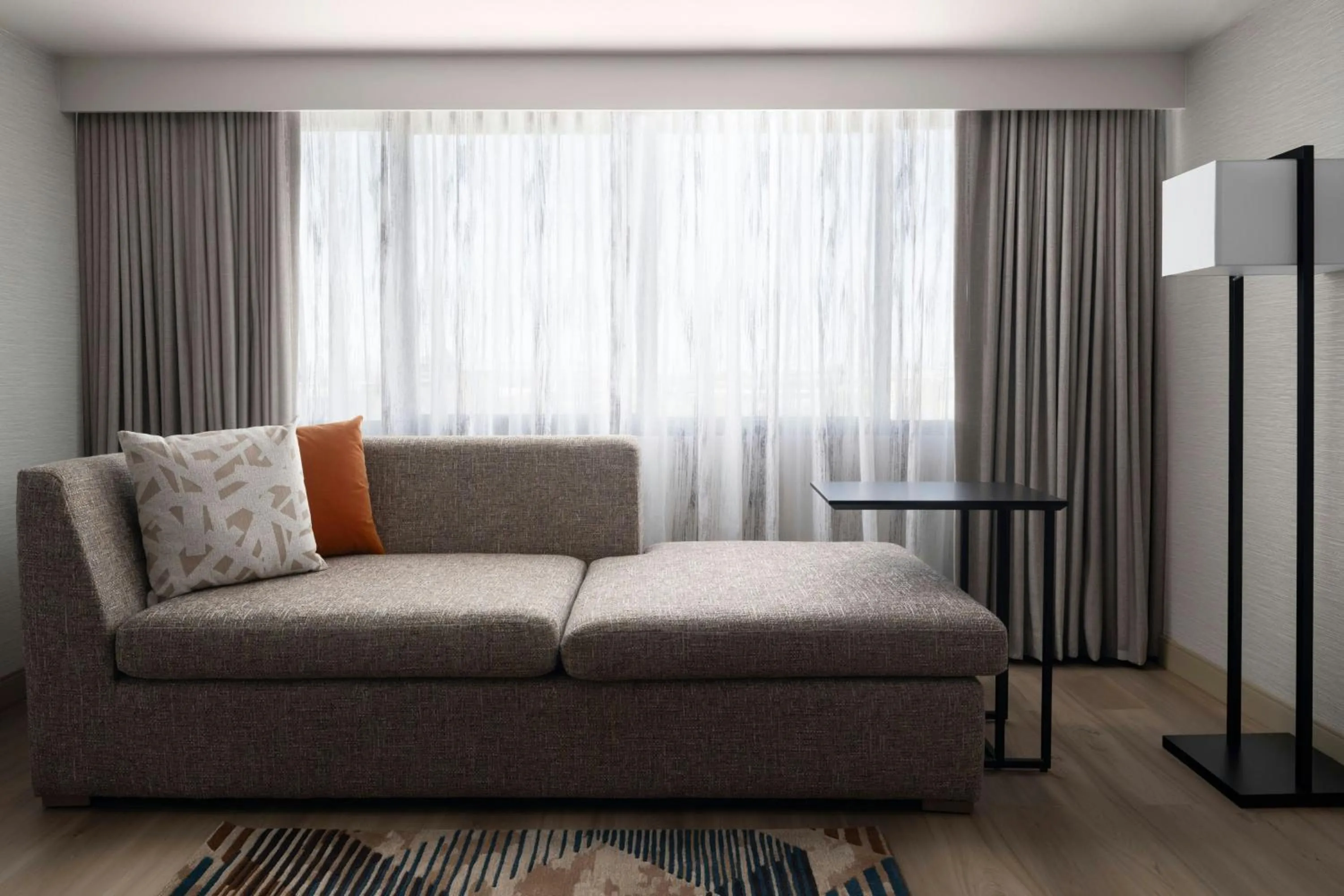 Photo of the whole room in Albuquerque Marriott Pyramid North