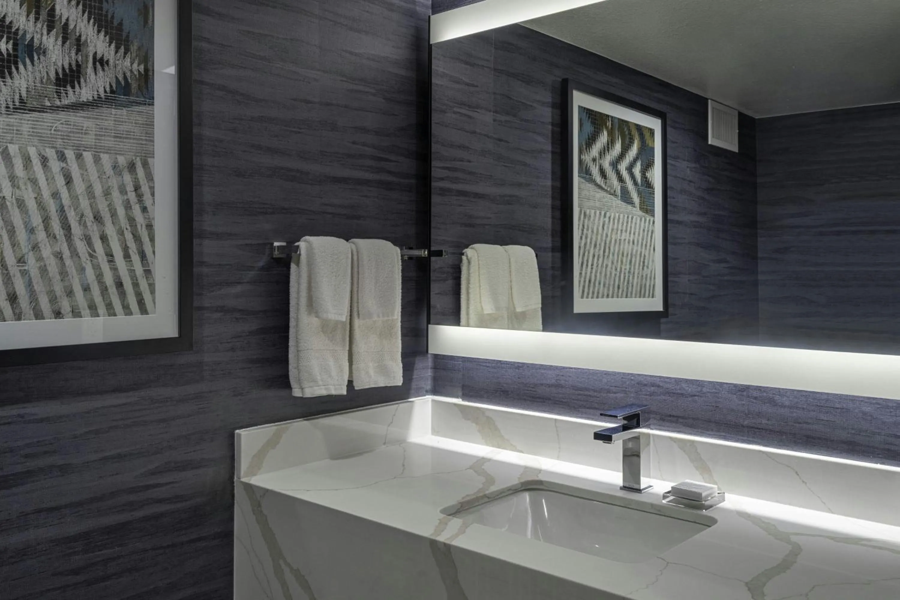 Photo of the whole room in Albuquerque Marriott Pyramid North