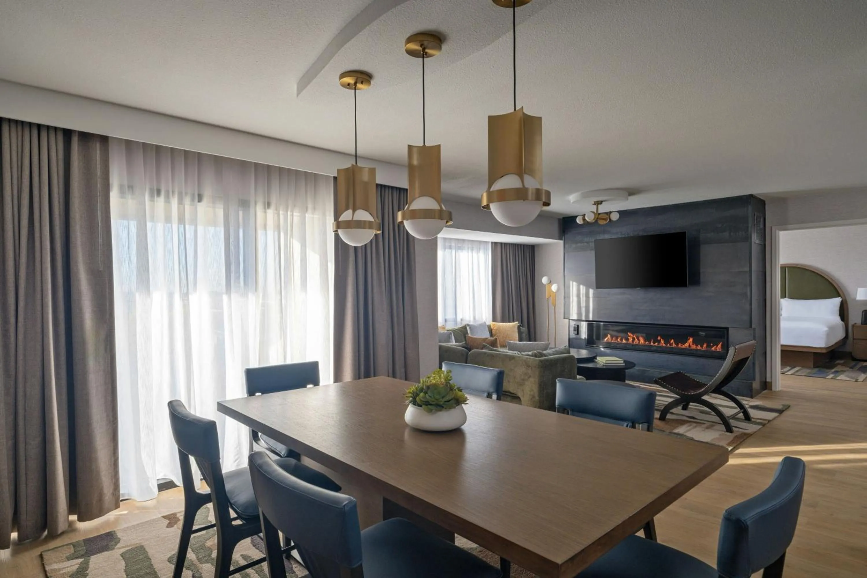 Photo of the whole room in Albuquerque Marriott Pyramid North