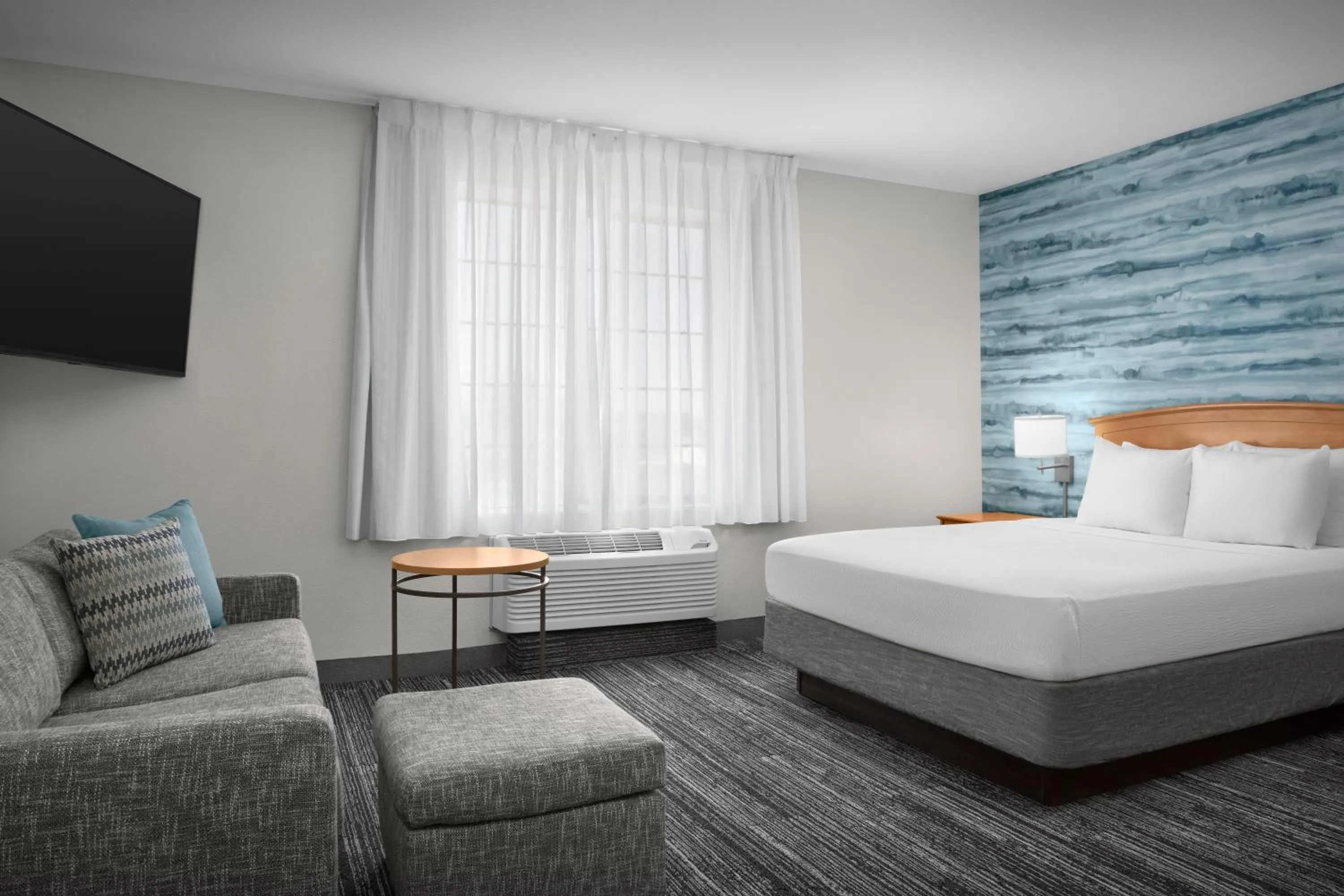 Bed in TownePlace Suites by Marriott Albuquerque Airport