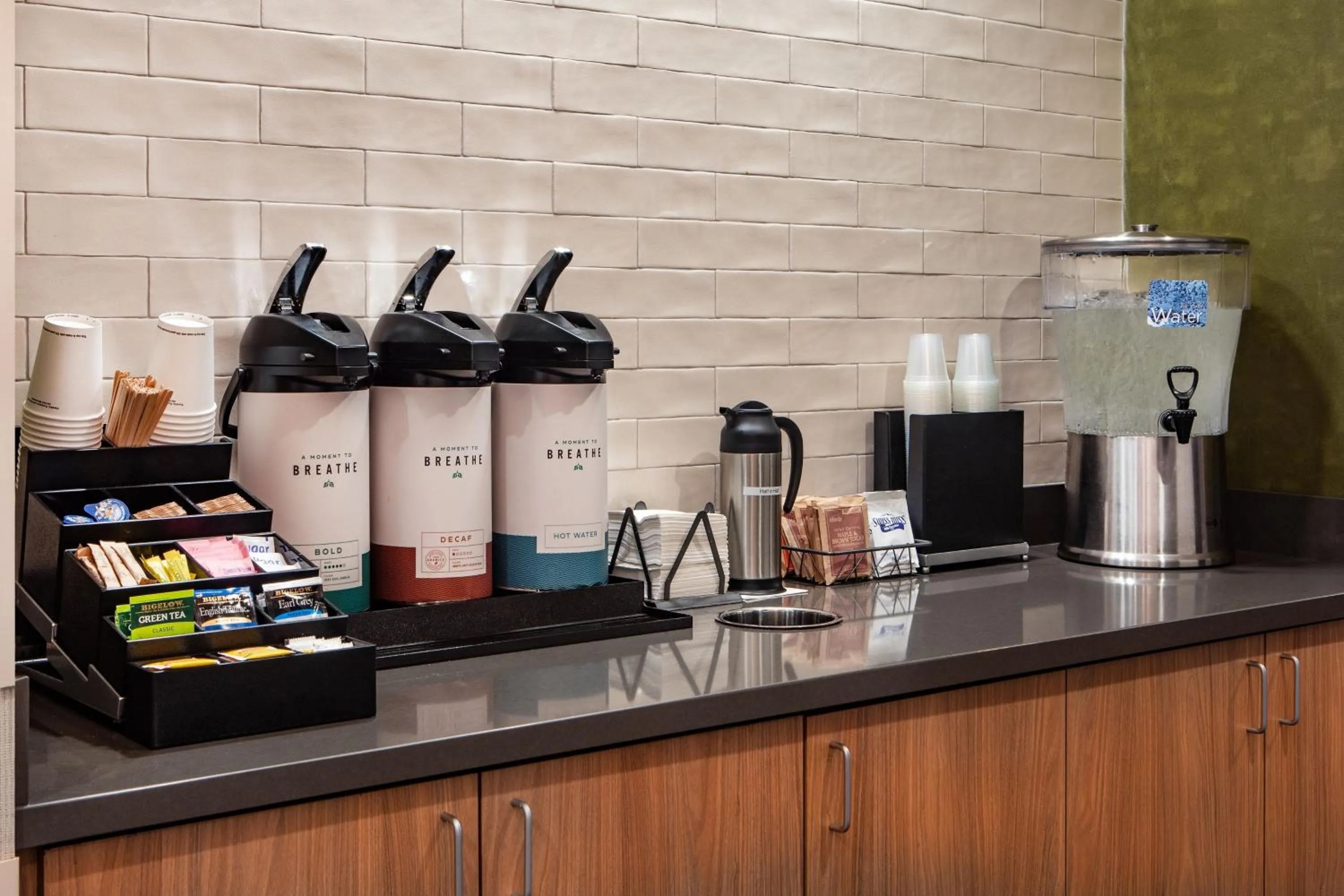 Restaurant/places to eat in Fairfield Inn & Suites by Marriott Saratoga Malta