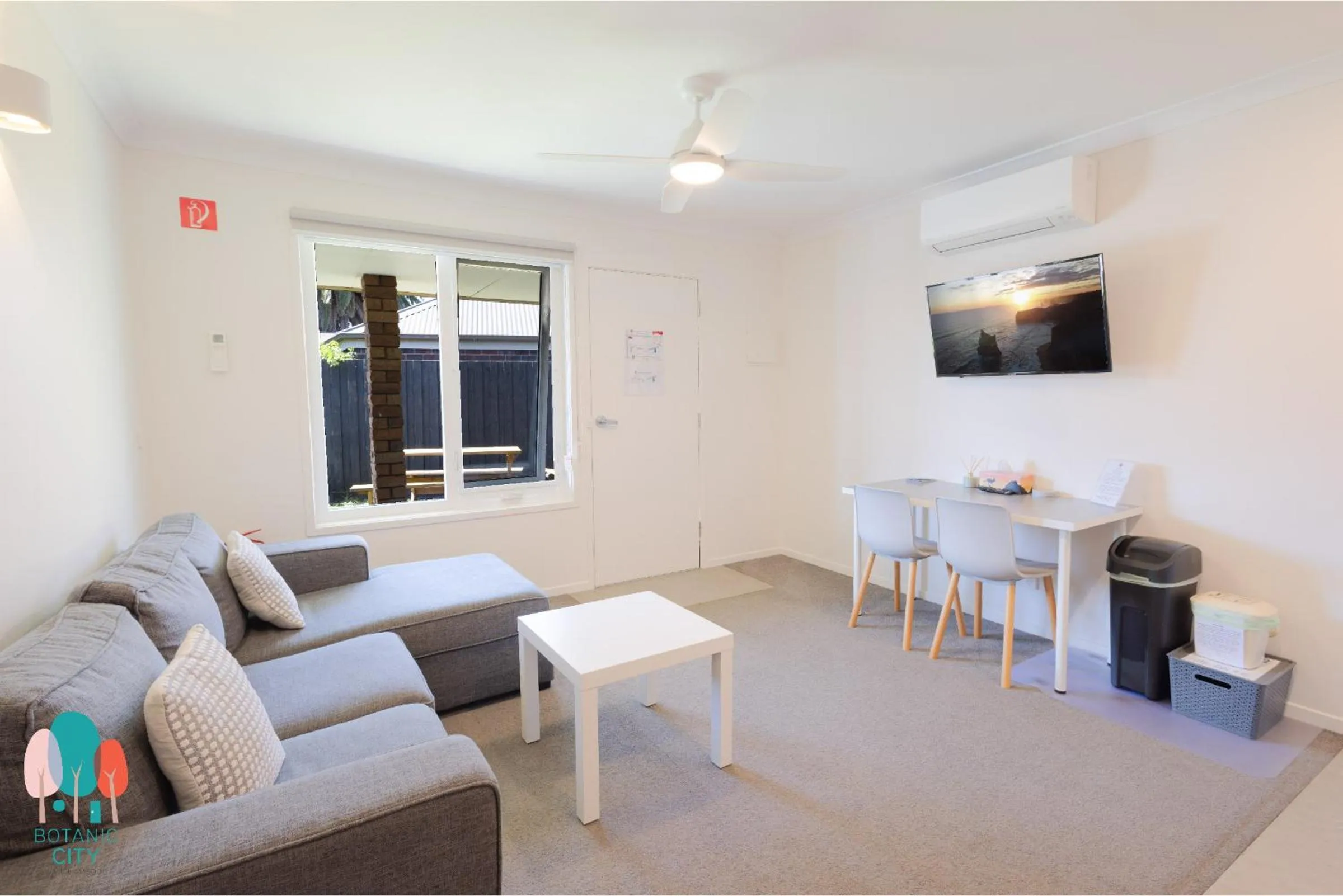 TV and multimedia in Botanic City Apartments