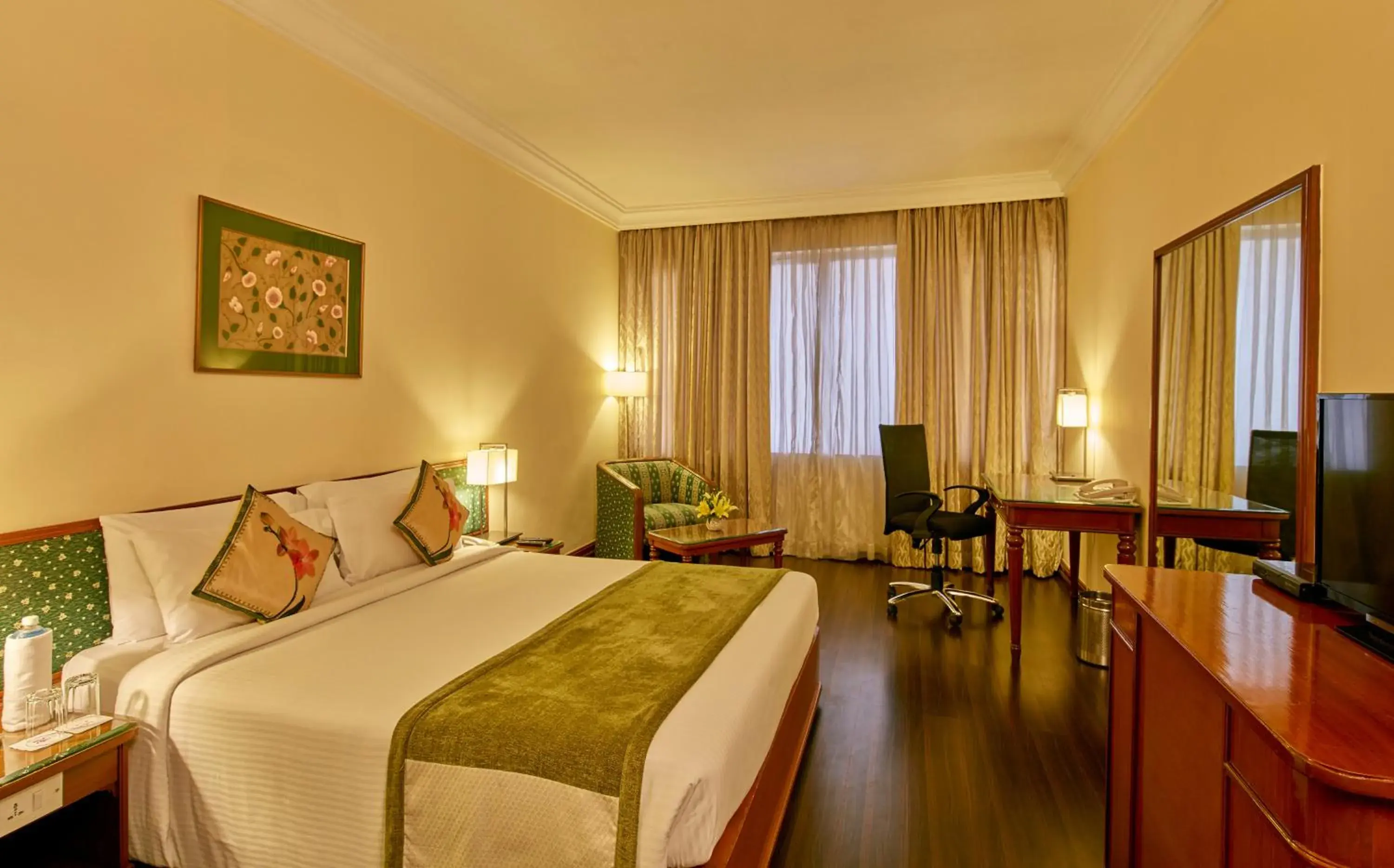 Executive Suite with bathtub & 10% Discount on Food & Beverages - single occupancy in Royal Orchid Central Bangalore, MG Road Executive Suite with bathtub & 10% Discount on Food & Beverages - single occupancy in Royal Orchid Central Bangalore, MG Road