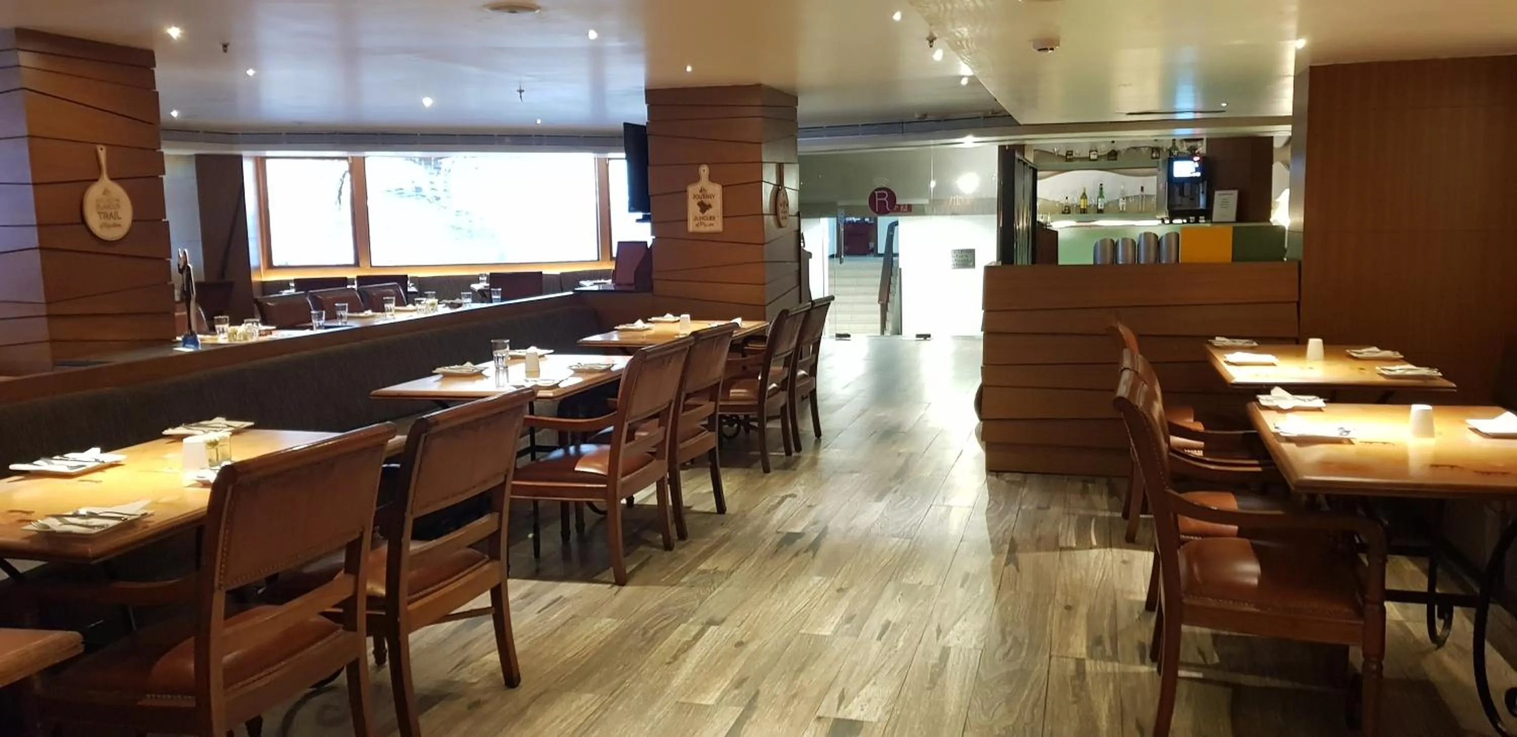 Restaurant/places to eat in Regenta Place Bangalore, Cunningham Road