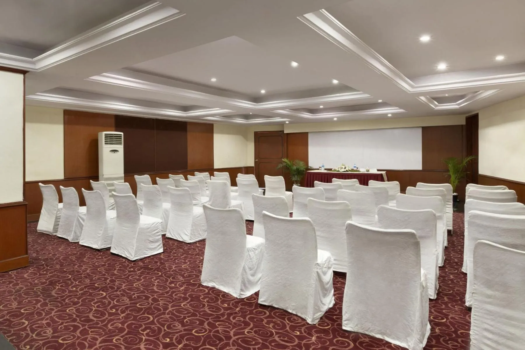 Meeting/conference room in Regenta Place Bangalore, Cunningham Road