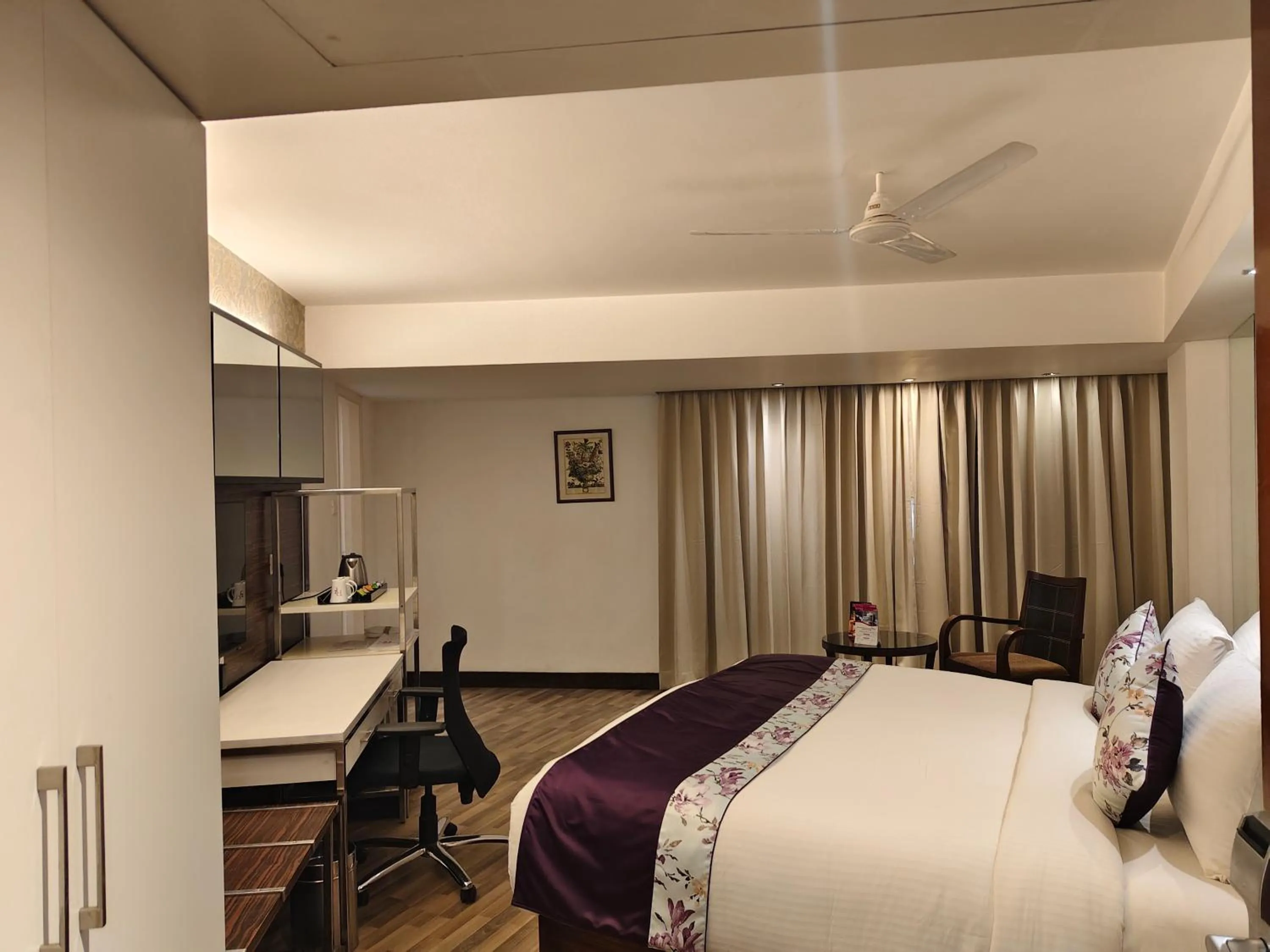 Bed in Regenta Place Bangalore, Cunningham Road