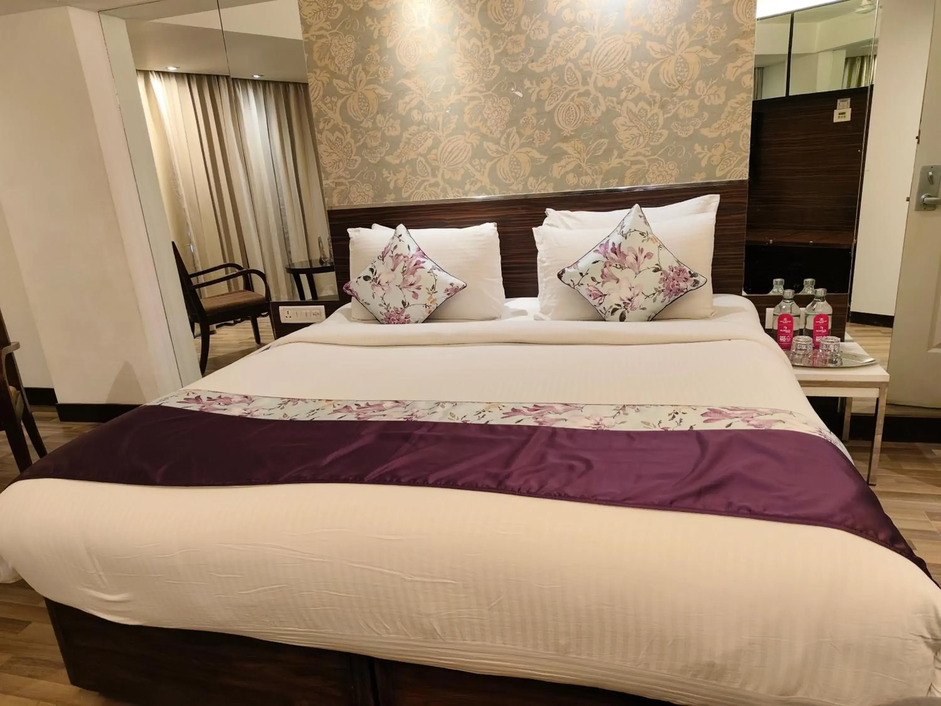 Bed in Regenta Place Bangalore, Cunningham Road Bed in Regenta Place Bangalore, Cunningham Road