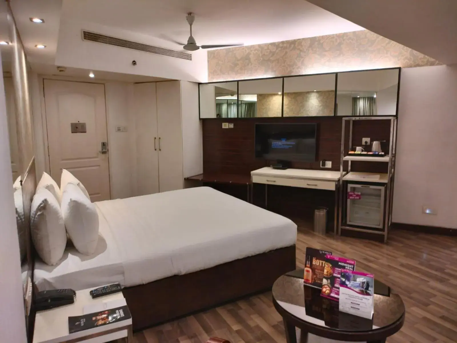 Photo of the whole room, Bed in Regenta Place Bangalore, Cunningham Road Photo of the whole room, Bed in Regenta Place Bangalore, Cunningham Road