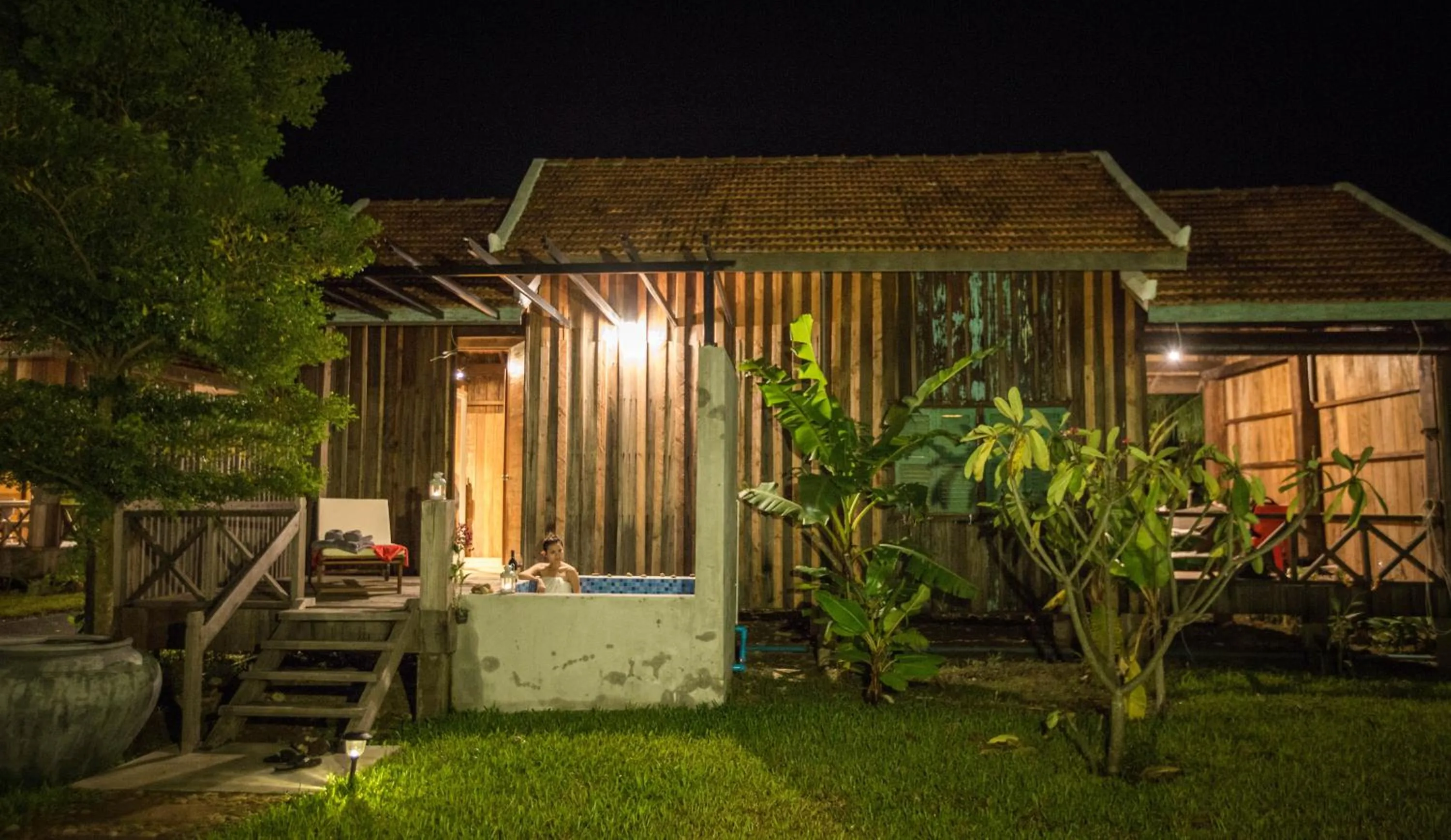 Hot Tub in Kampot River Residence