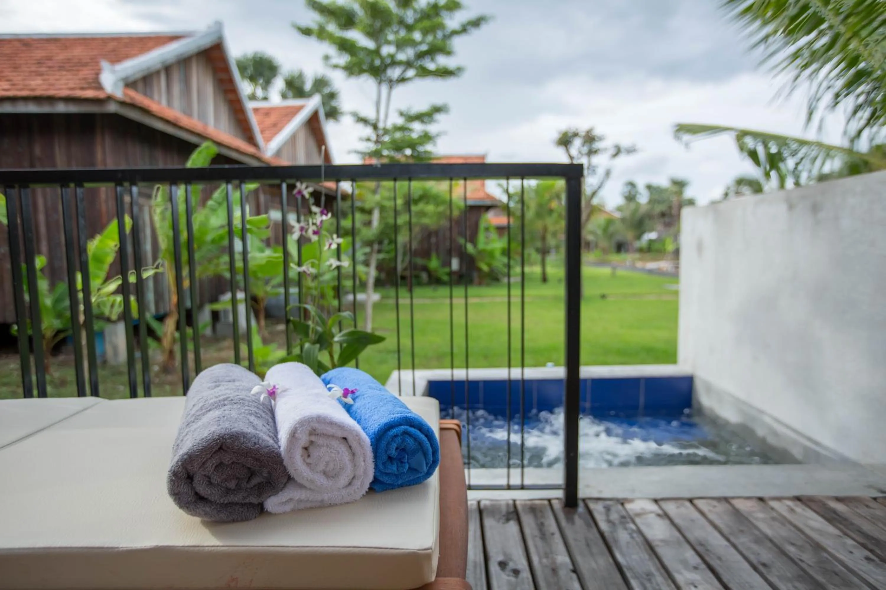 Swimming pool in Kampot River Residence