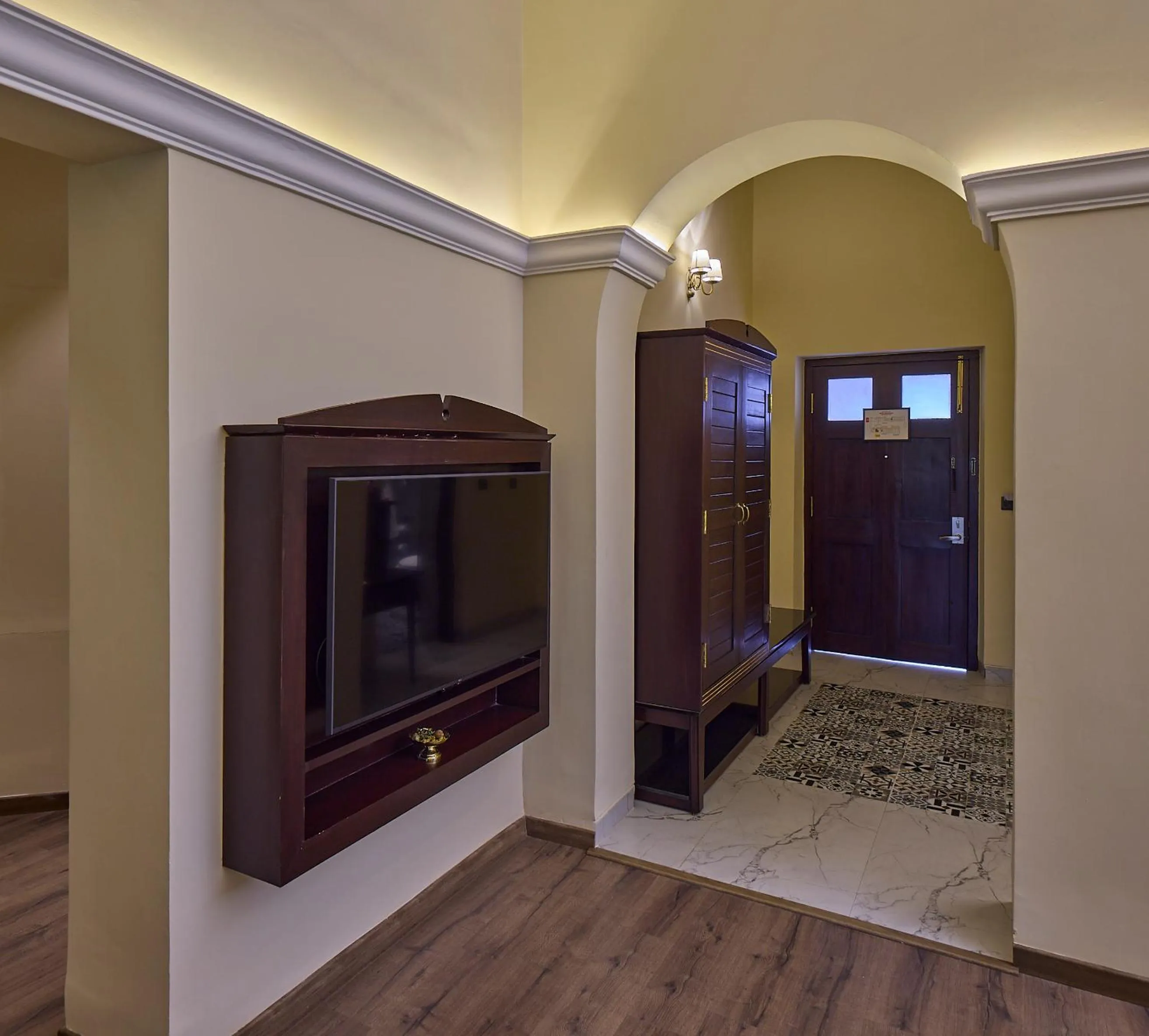 TV and multimedia in Royal Orchid Metropole Mysore