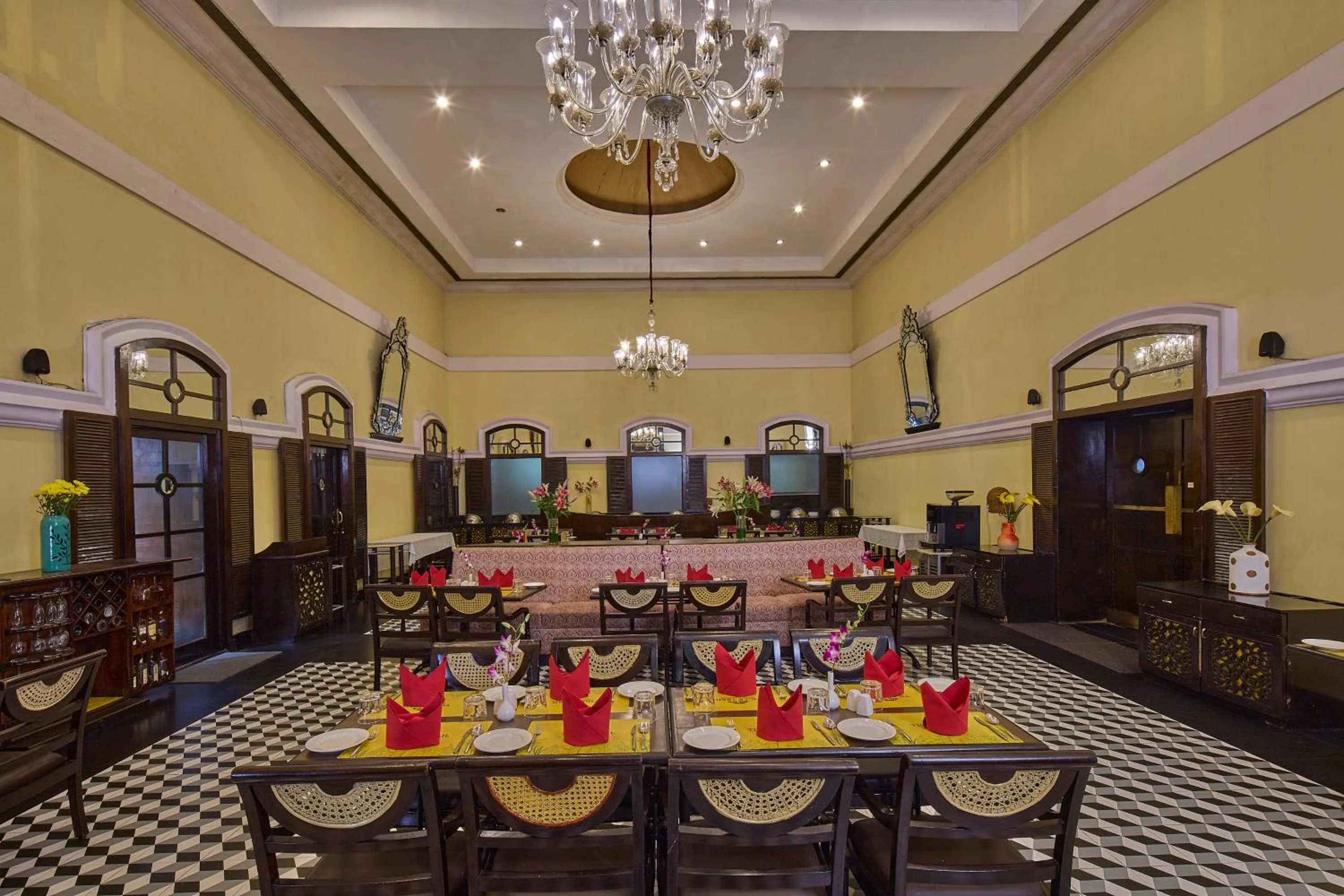 Restaurant/places to eat in Royal Orchid Metropole Mysore