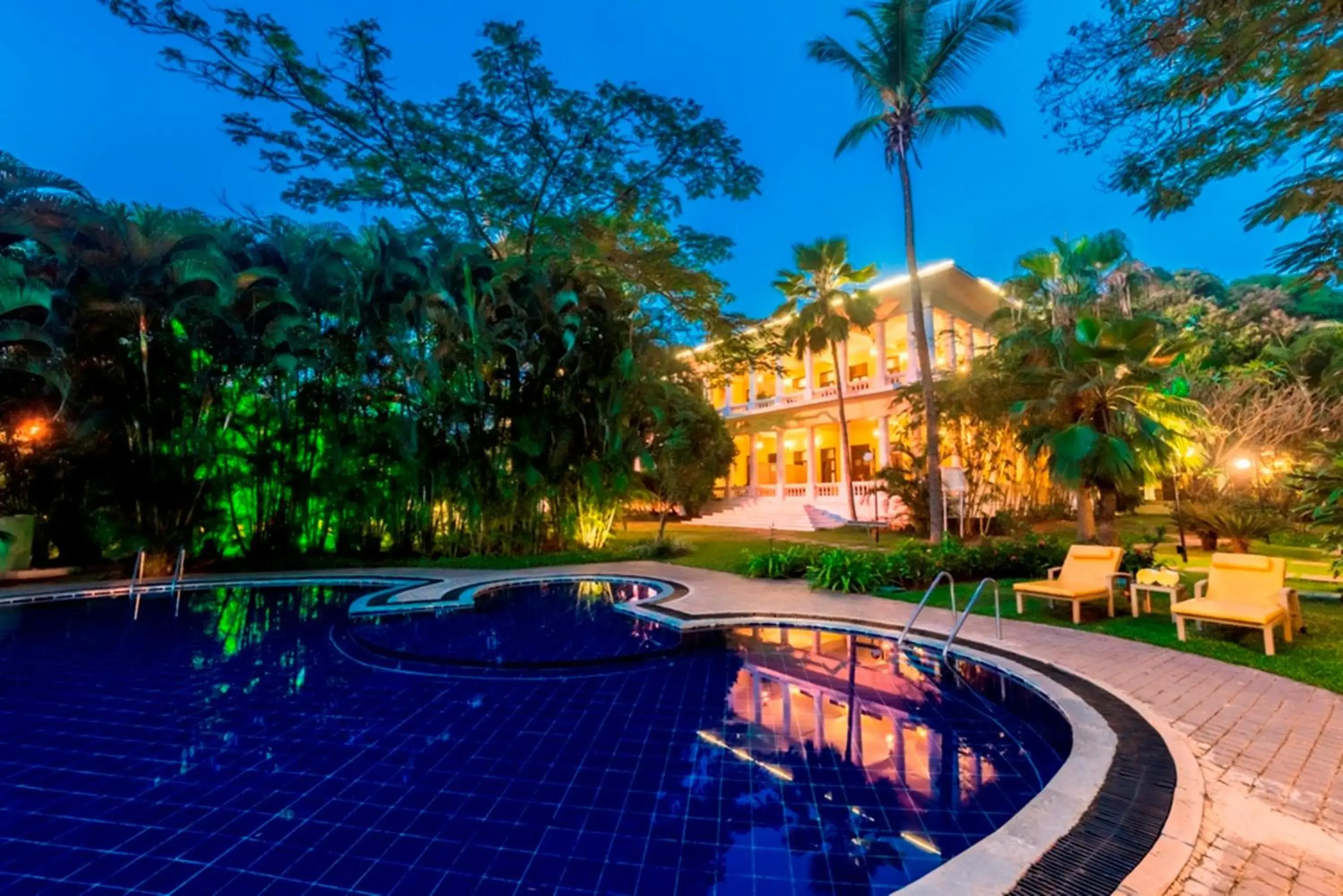 Swimming pool in Royal Orchid Metropole Mysore Swimming pool in Royal Orchid Metropole Mysore